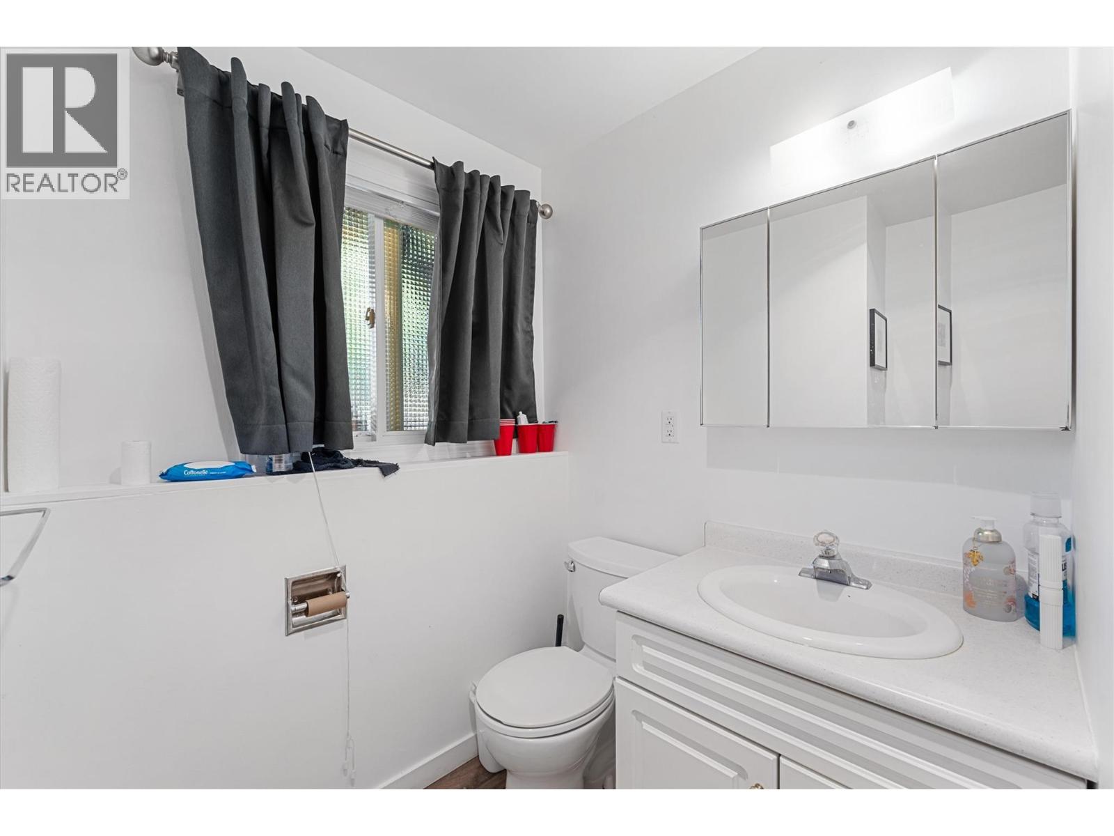 Picture for 992 Grenfell  Court https://www.cirrealty.ca/reb/bc/0/10364110_22.jpg