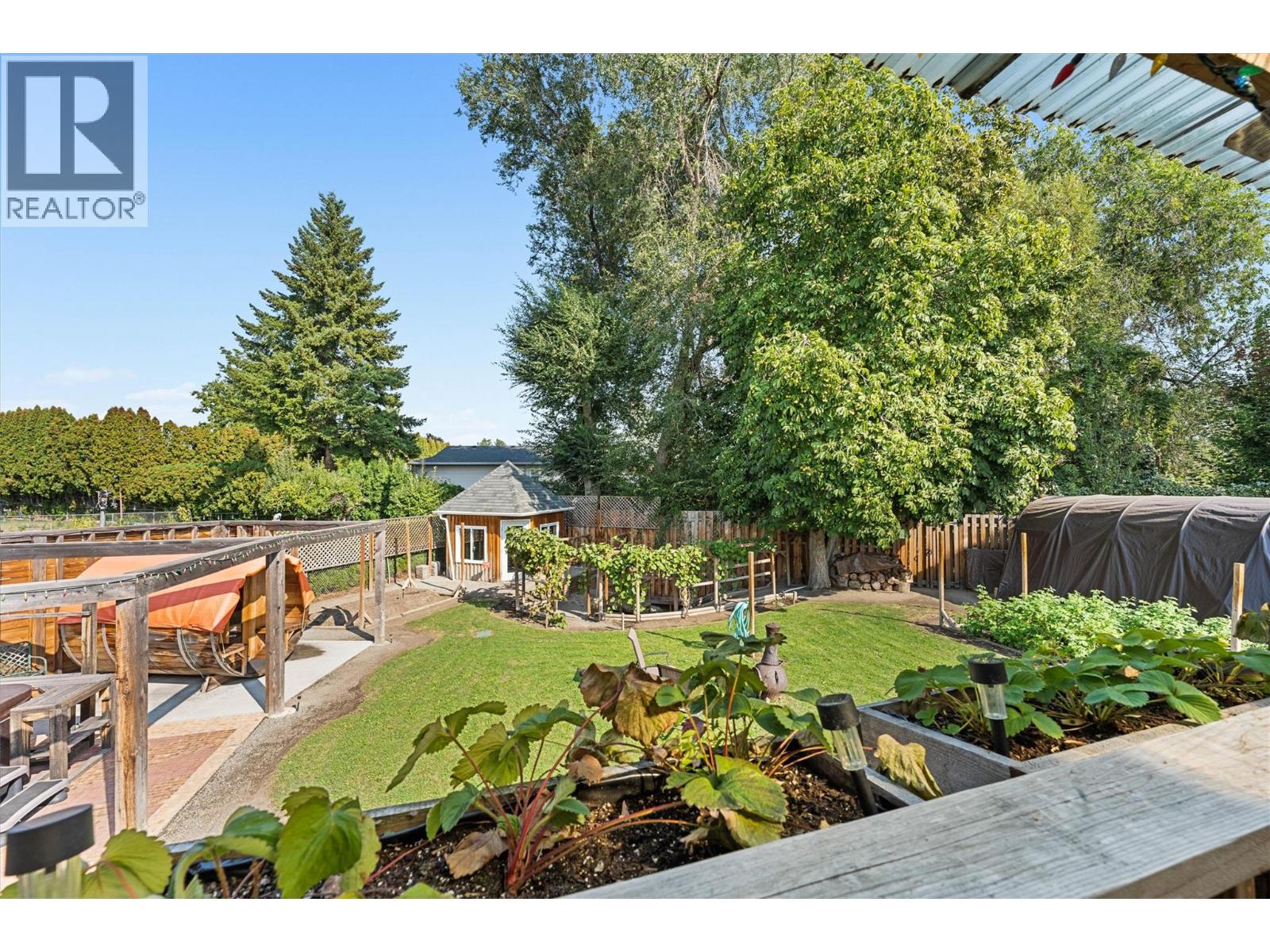 Picture for 992 Grenfell  Court https://www.cirrealty.ca/reb/bc/0/10364110_26.jpg