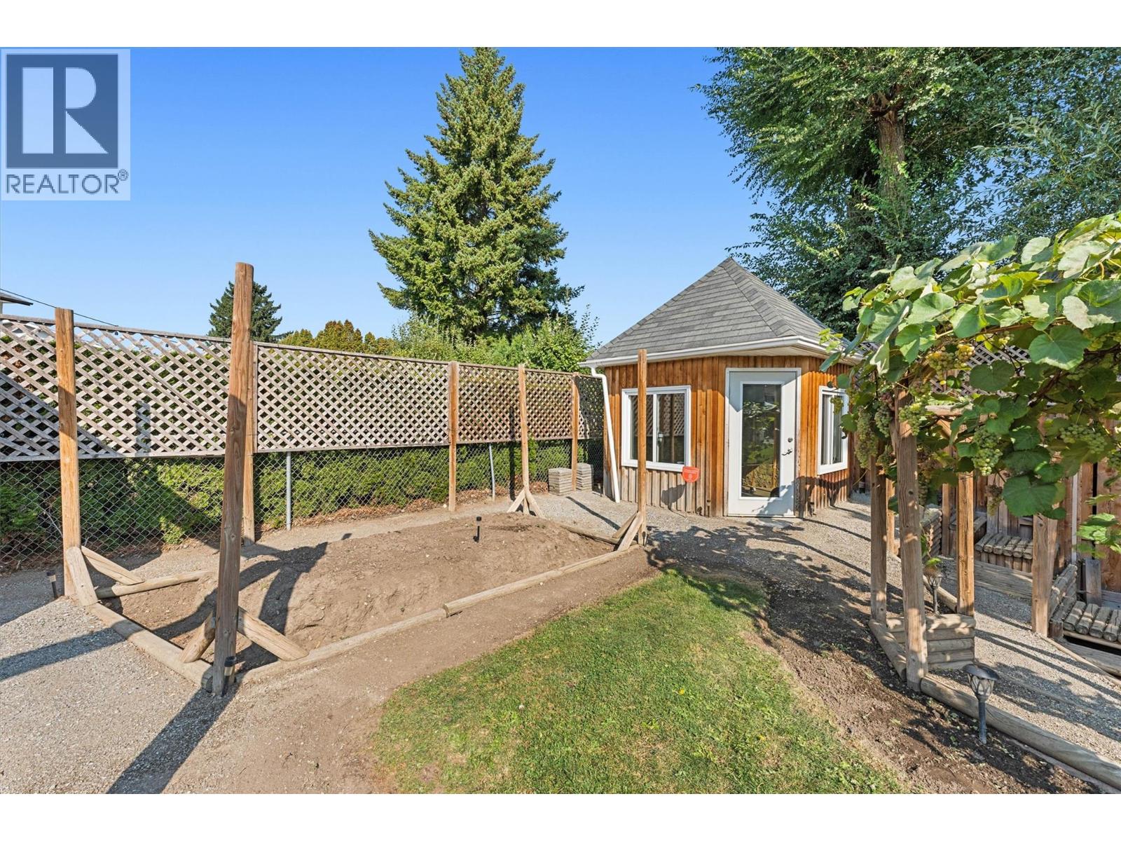 Picture for 992 Grenfell  Court https://www.cirrealty.ca/reb/bc/0/10364110_34.jpg