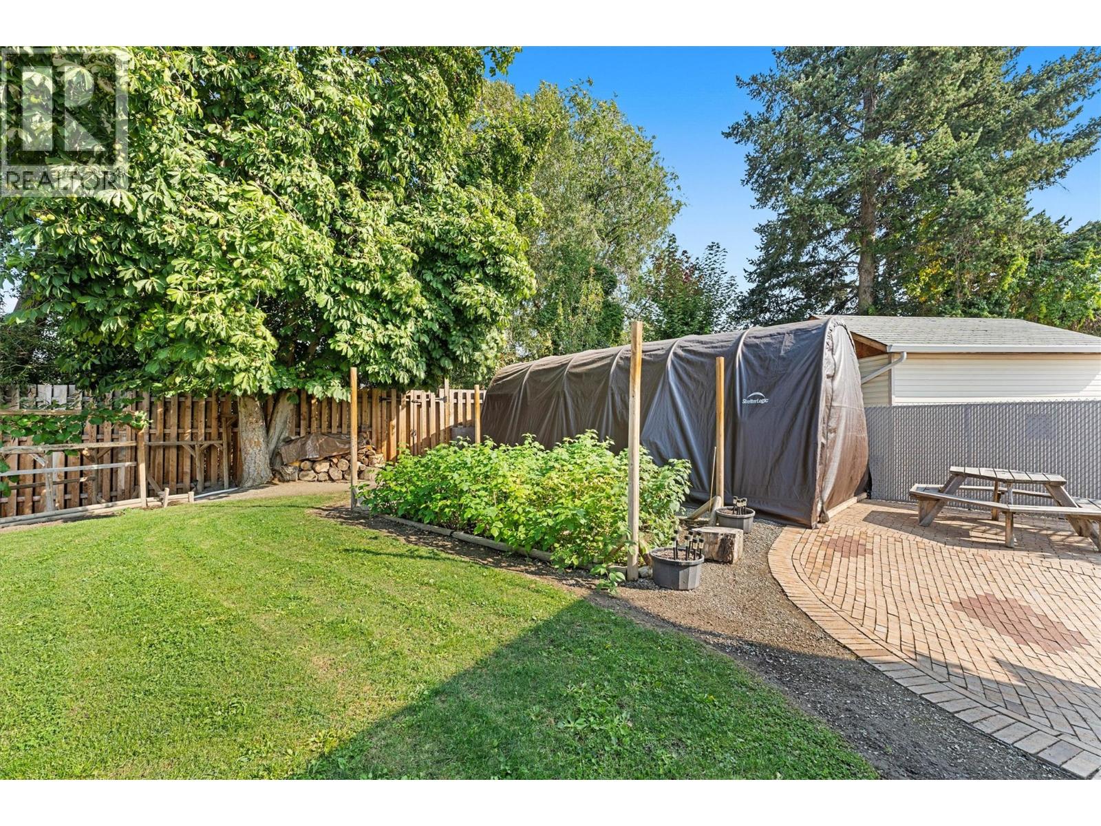 Picture for 992 Grenfell  Court https://www.cirrealty.ca/reb/bc/0/10364110_37.jpg