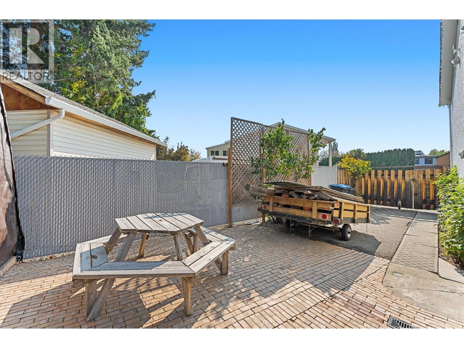 Picture for 992 Grenfell  Court https://www.cirrealty.ca/reb/bc/0/10364110_38.jpg