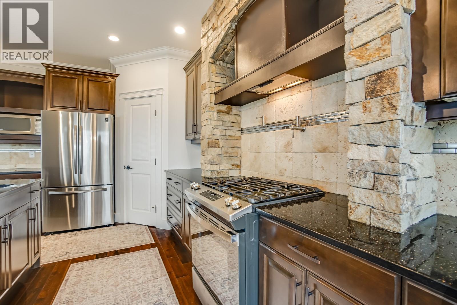 Picture for 2584 Lucinde  Road https://www.cirrealty.ca/reb/bc/0/10364190_12.jpg