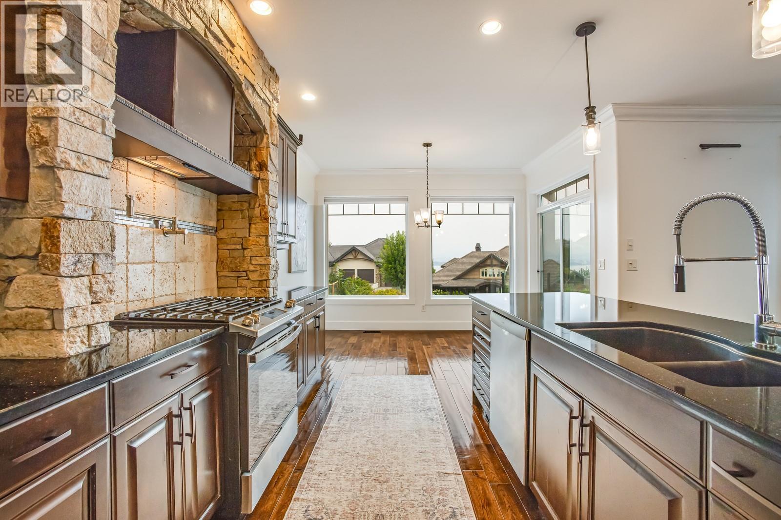 Picture for 2584 Lucinde  Road https://www.cirrealty.ca/reb/bc/0/10364190_13.jpg
