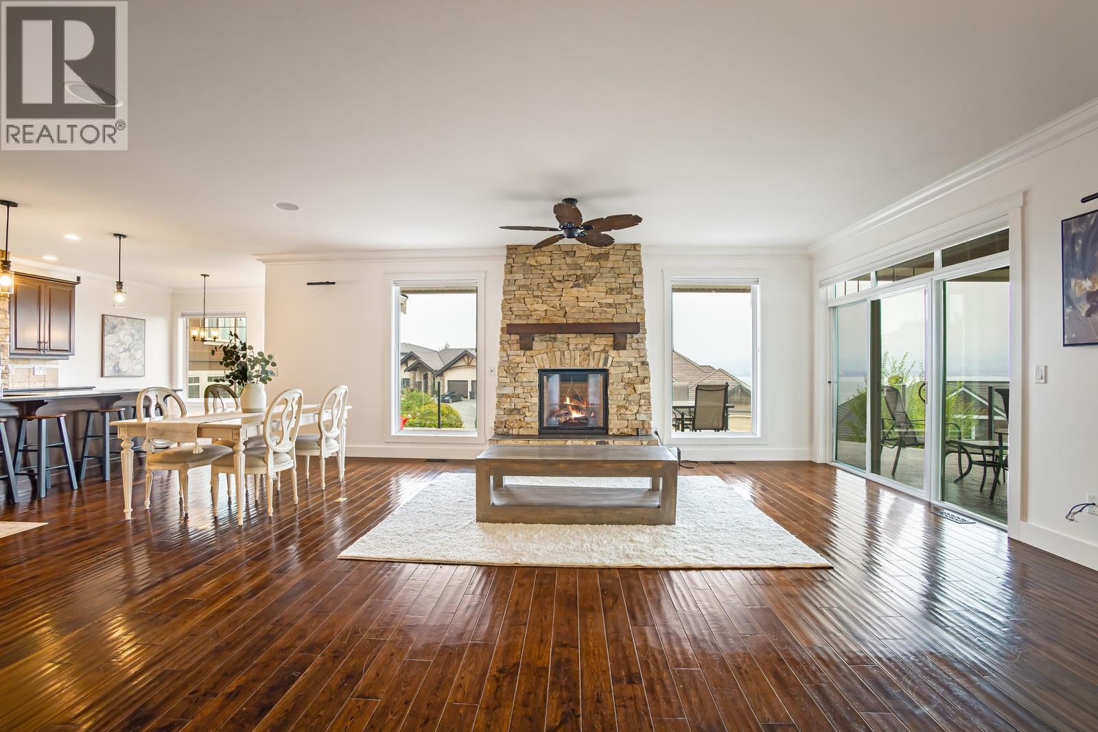 Picture for 2584 Lucinde  Road https://www.cirrealty.ca/reb/bc/0/10364190_14.jpg