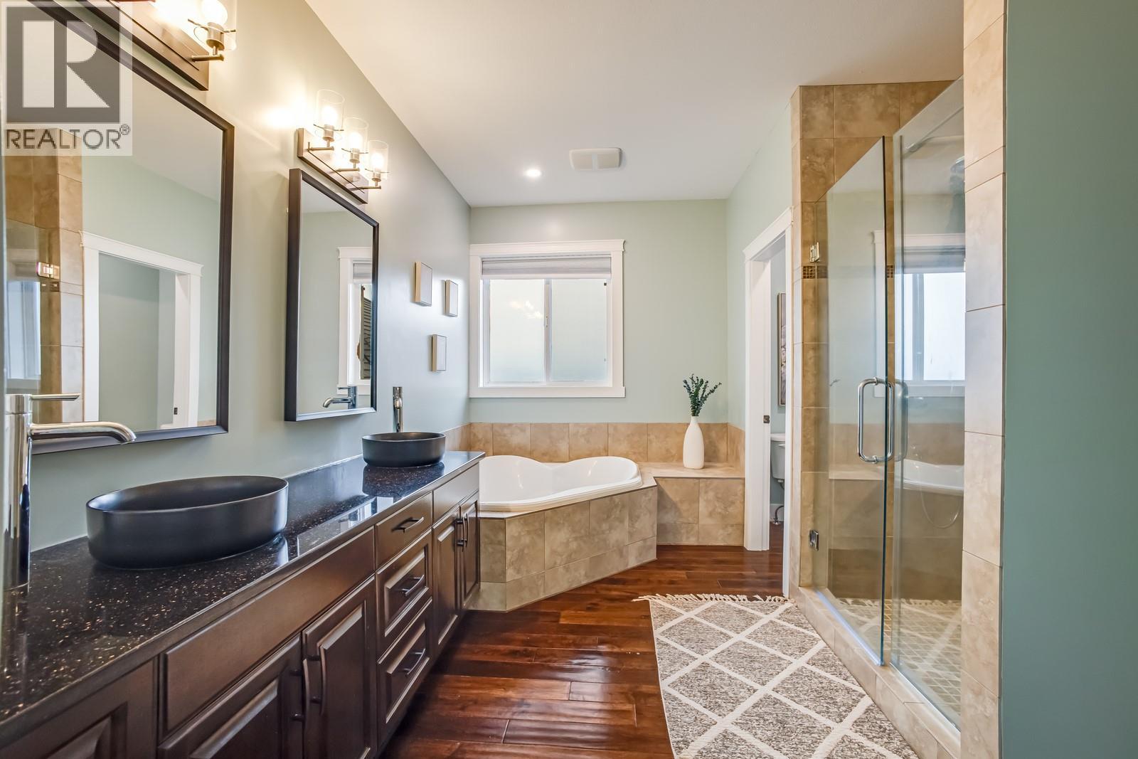 Picture for 2584 Lucinde  Road https://www.cirrealty.ca/reb/bc/0/10364190_17.jpg