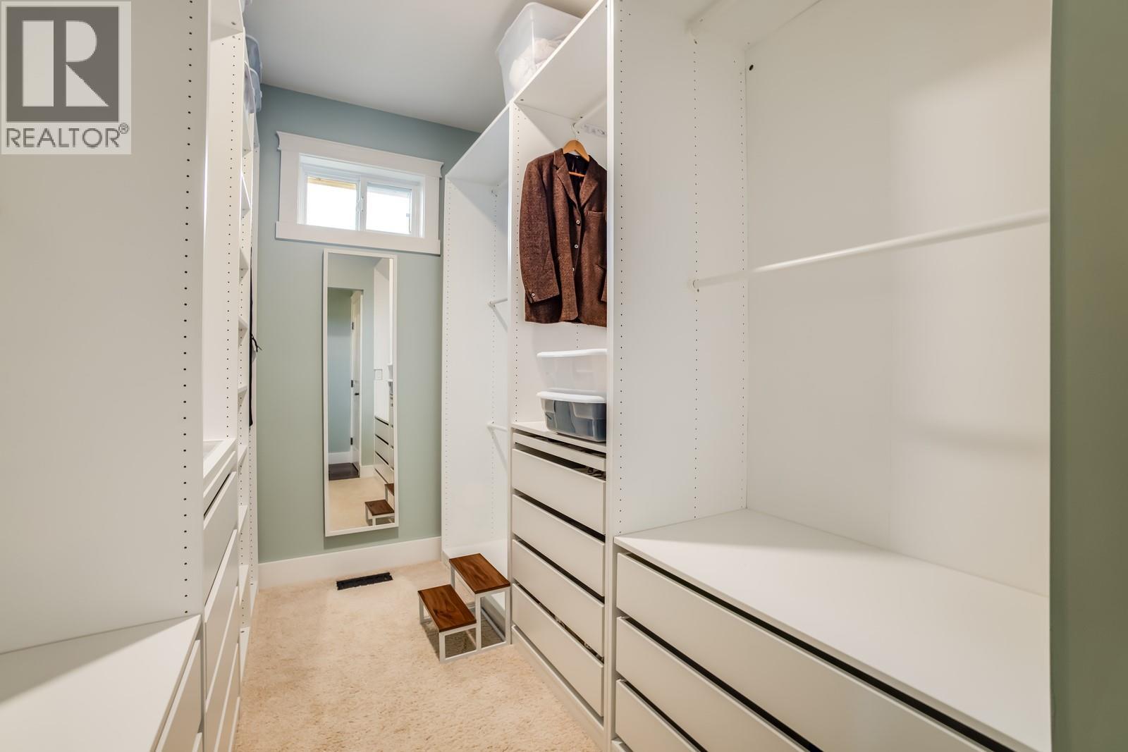 Picture for 2584 Lucinde  Road https://www.cirrealty.ca/reb/bc/0/10364190_19.jpg