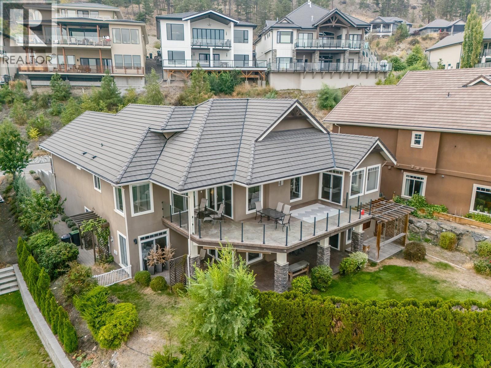 Picture for 2584 Lucinde  Road https://www.cirrealty.ca/reb/bc/0/10364190_2.jpg