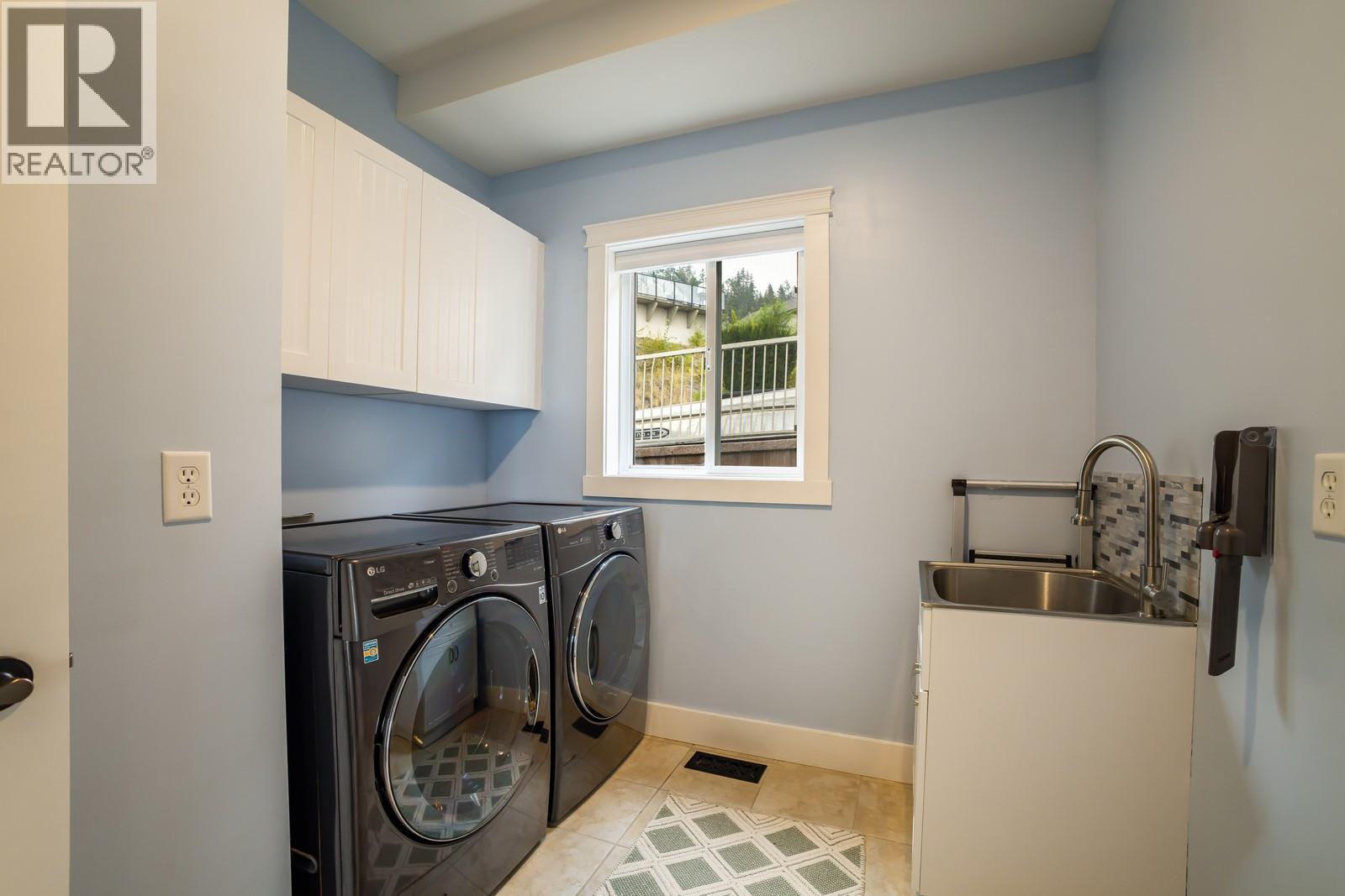 Picture for 2584 Lucinde  Road https://www.cirrealty.ca/reb/bc/0/10364190_22.jpg