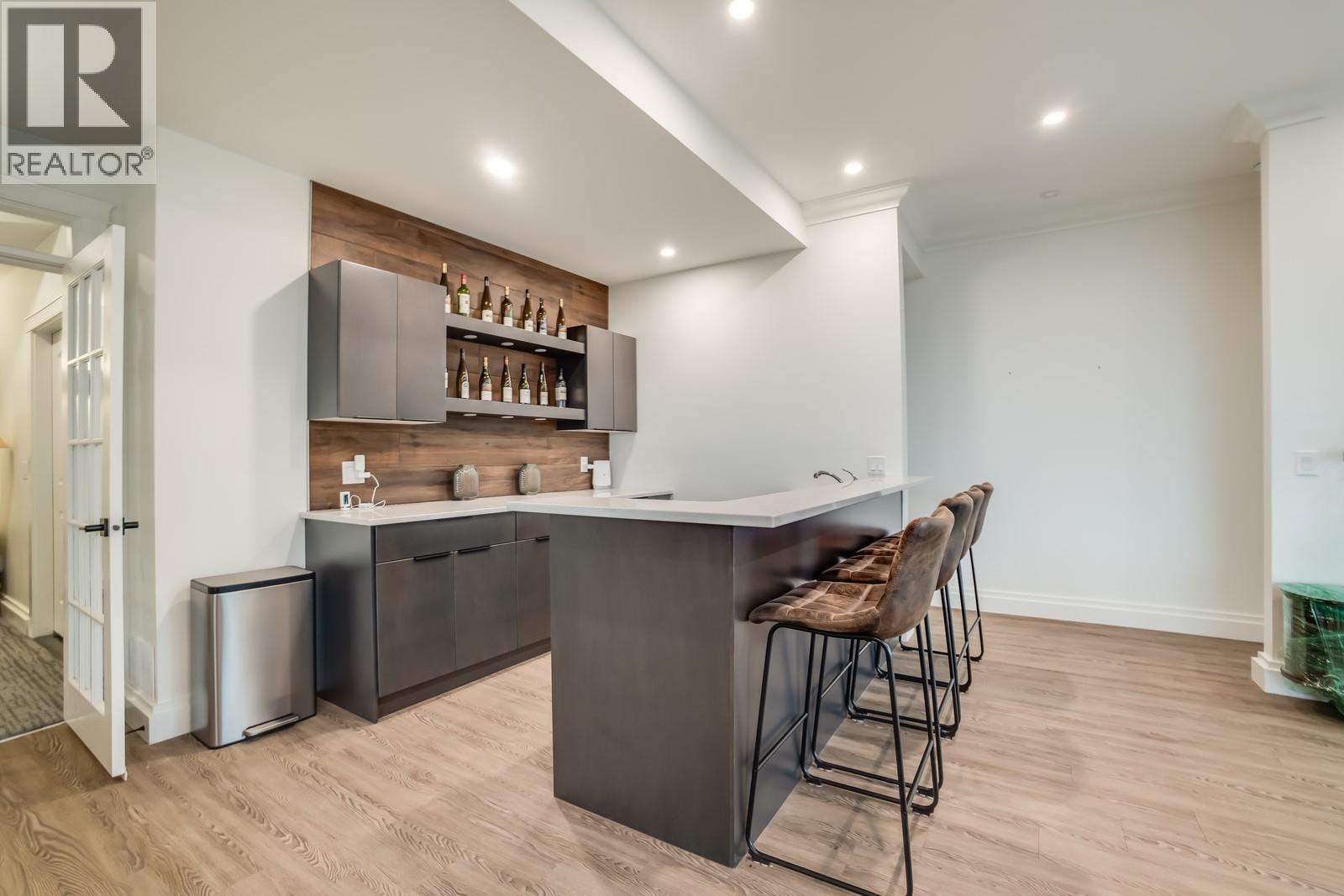 Picture for 2584 Lucinde  Road https://www.cirrealty.ca/reb/bc/0/10364190_32.jpg