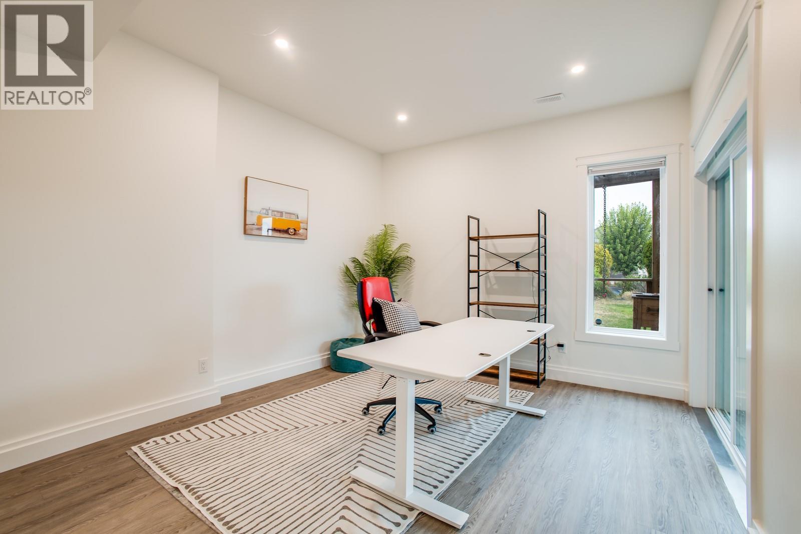 Picture for 2584 Lucinde  Road https://www.cirrealty.ca/reb/bc/0/10364190_34.jpg