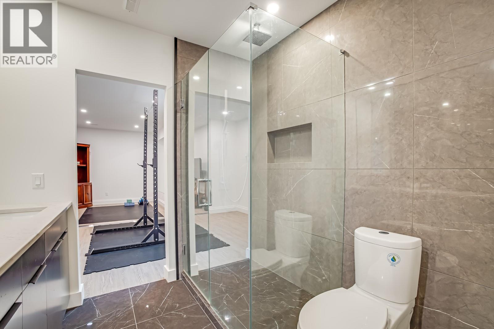 Picture for 2584 Lucinde  Road https://www.cirrealty.ca/reb/bc/0/10364190_38.jpg