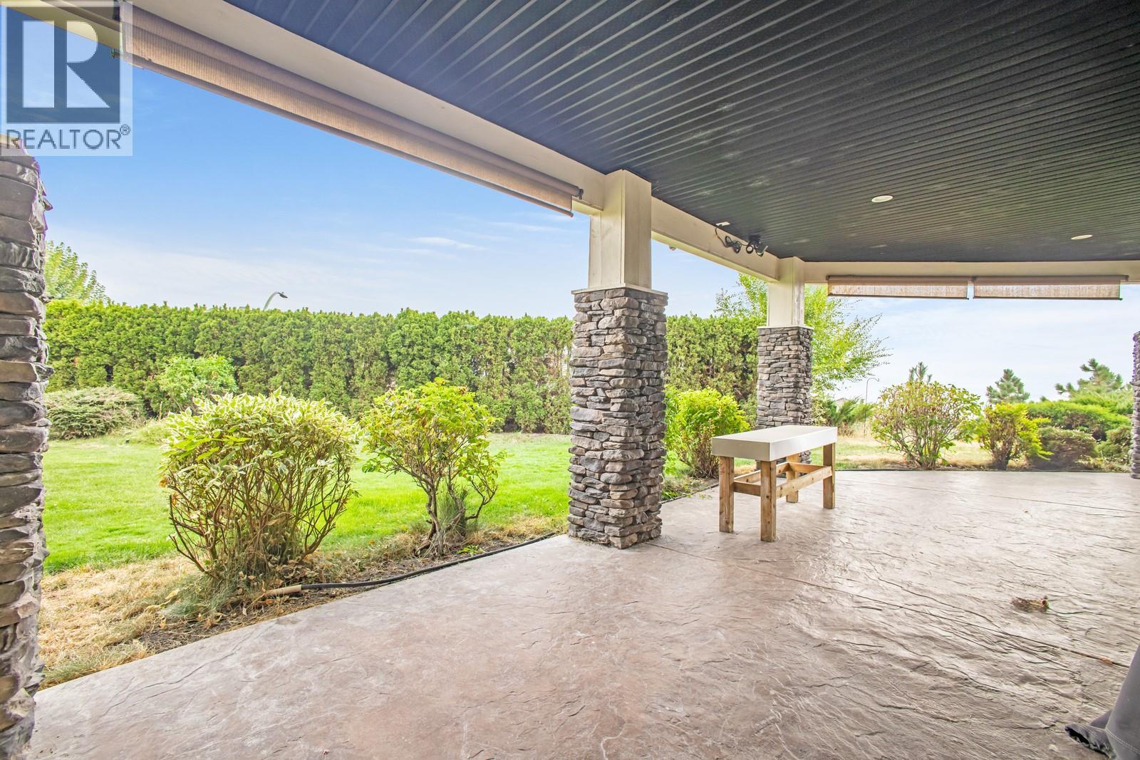 Picture for 2584 Lucinde  Road https://www.cirrealty.ca/reb/bc/0/10364190_41.jpg