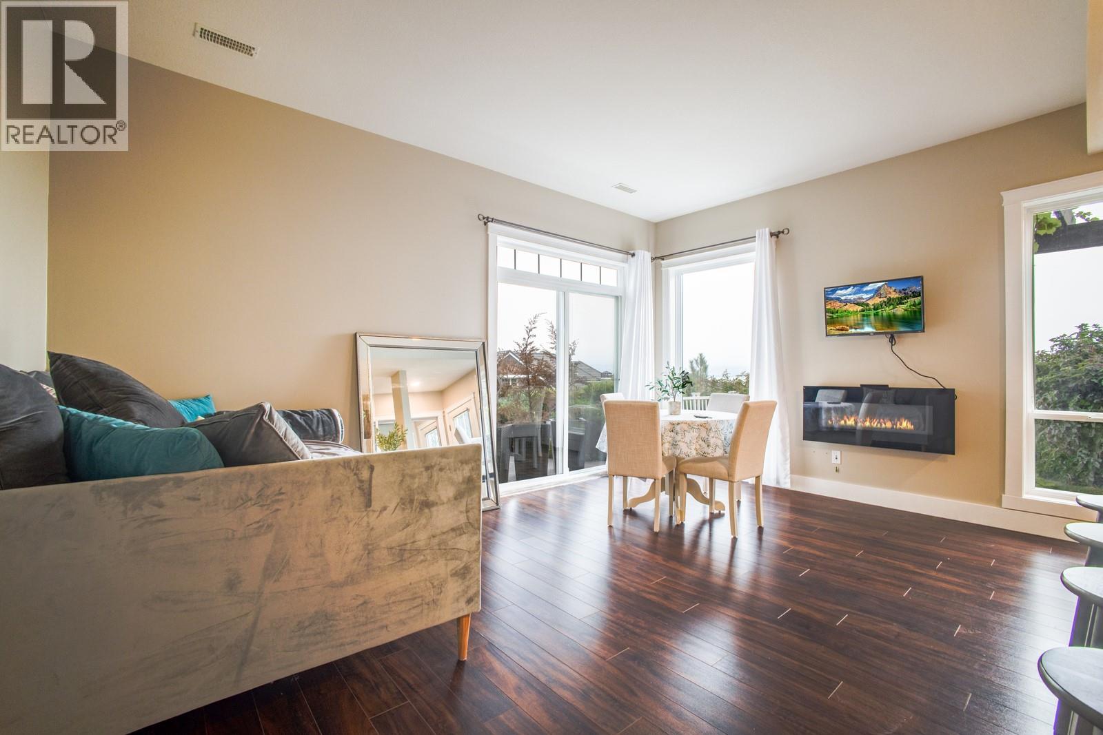Picture for 2584 Lucinde  Road https://www.cirrealty.ca/reb/bc/0/10364190_43.jpg