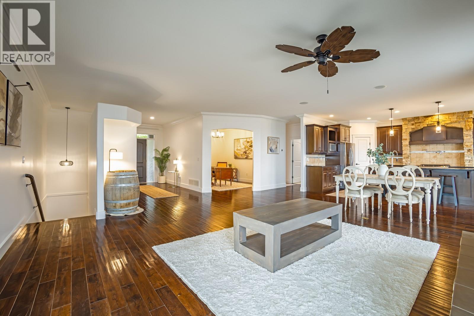 Picture for 2584 Lucinde  Road https://www.cirrealty.ca/reb/bc/0/10364190_9.jpg