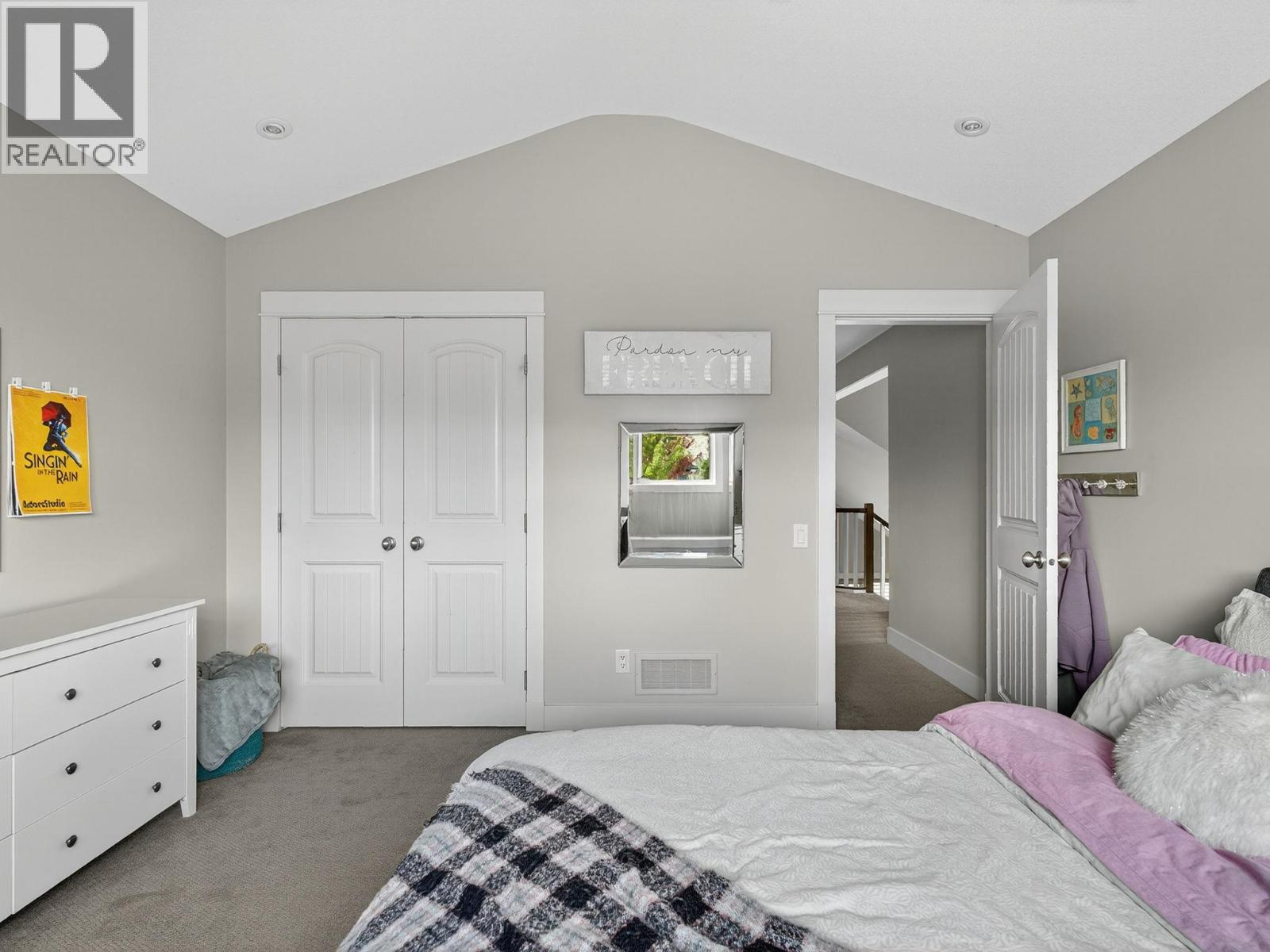 Picture for 1054 Long Ridge  Drive https://www.cirrealty.ca/reb/bc/0/10364220_35.jpg