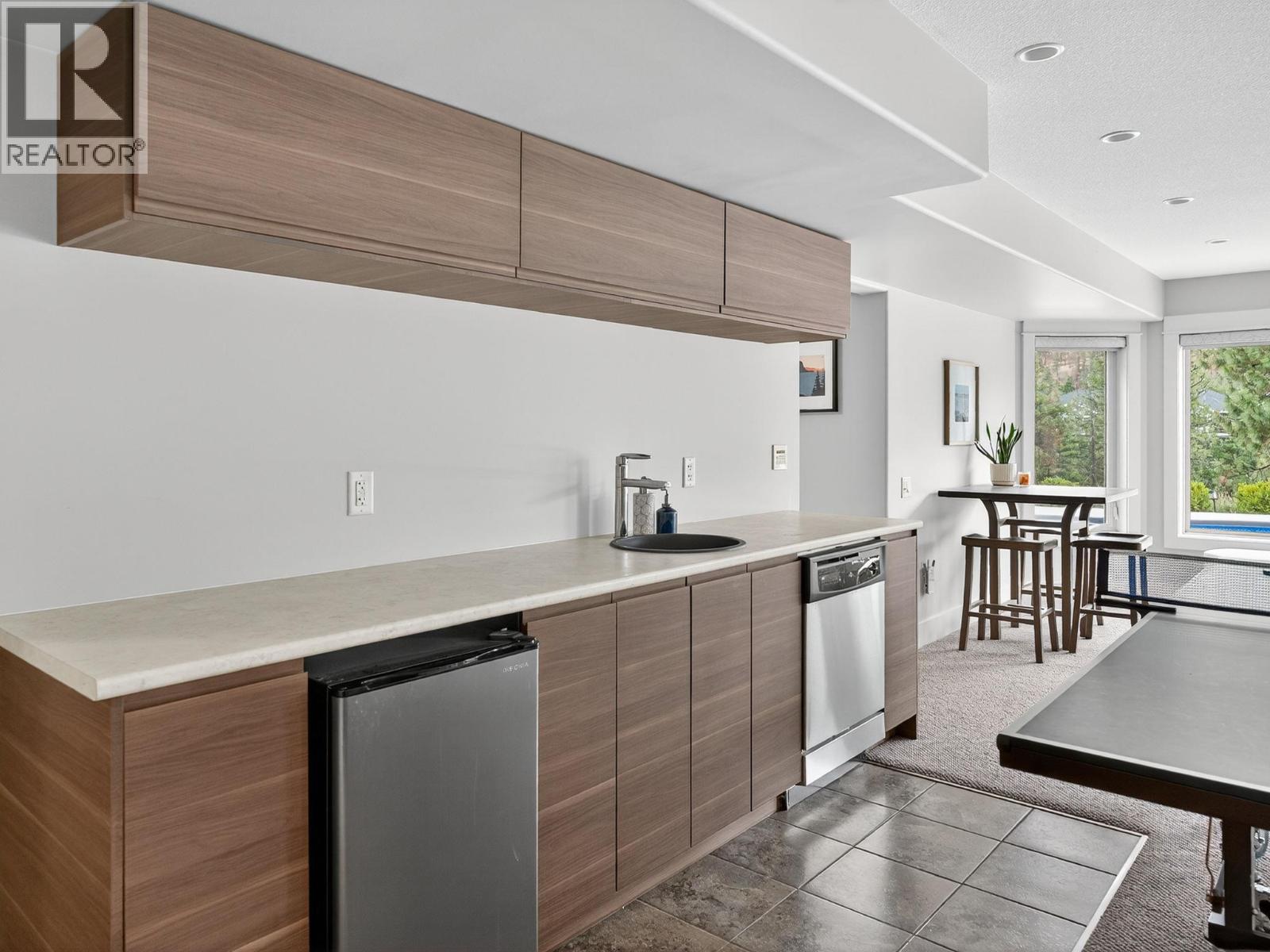 Picture for 1054 Long Ridge  Drive https://www.cirrealty.ca/reb/bc/0/10364220_38.jpg