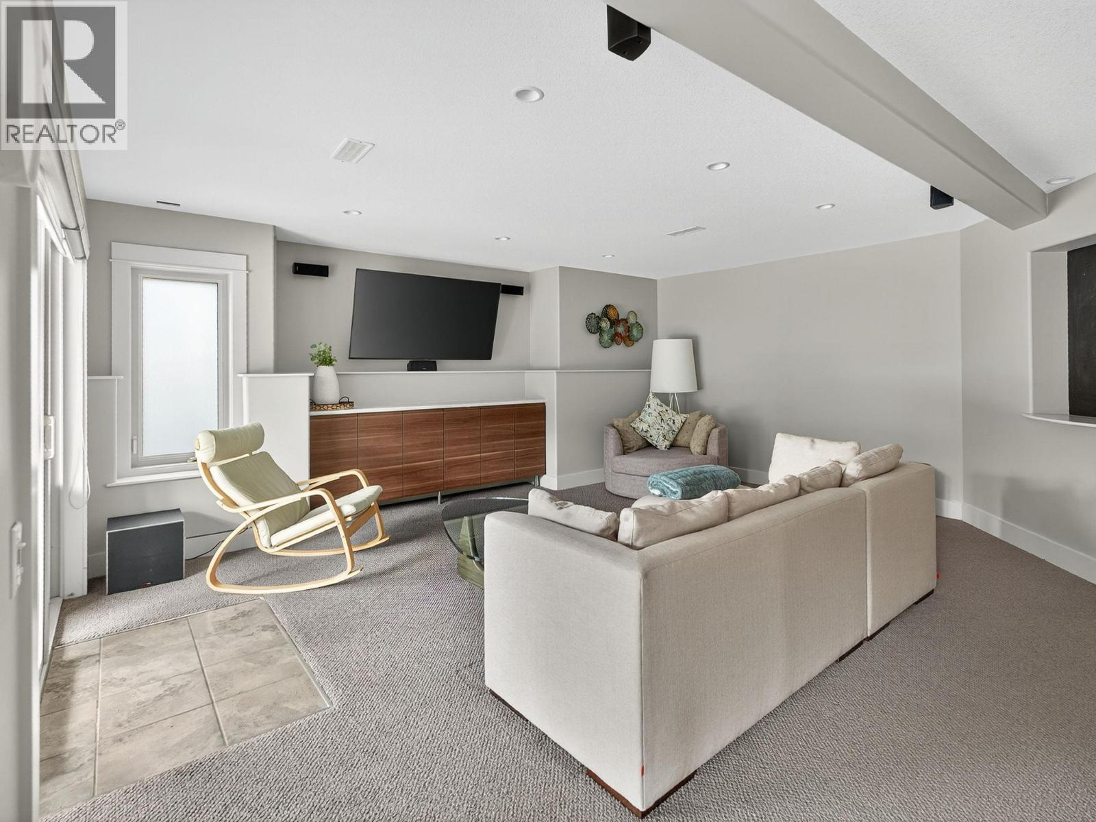 Picture for 1054 Long Ridge  Drive https://www.cirrealty.ca/reb/bc/0/10364220_45.jpg