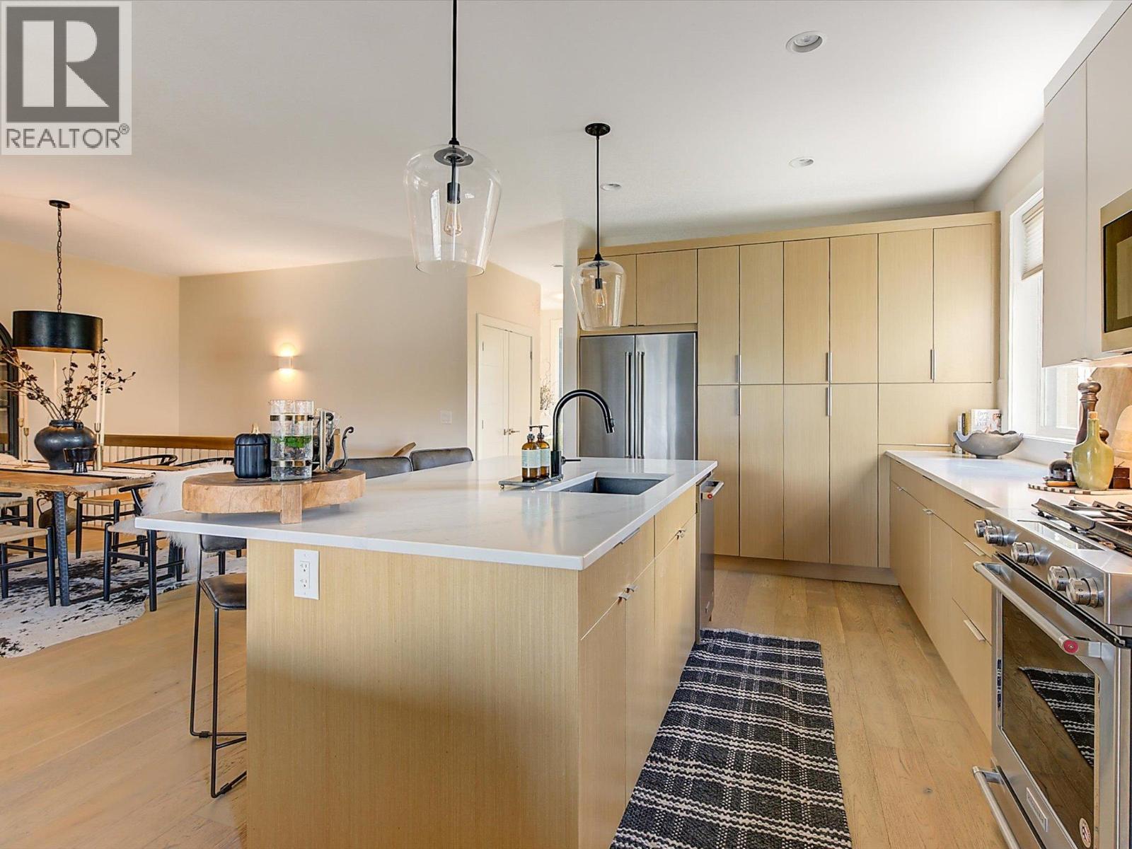 Picture for Unit #5, 1349 Rocky Point  Drive https://www.cirrealty.ca/reb/bc/0/10364380_18.jpg