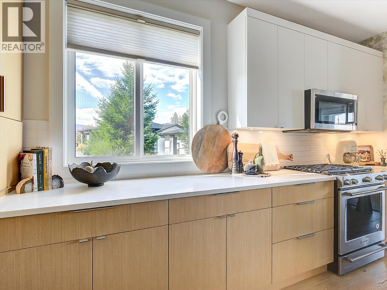 Picture for Unit #5, 1349 Rocky Point  Drive https://www.cirrealty.ca/reb/bc/0/10364380_19.jpg