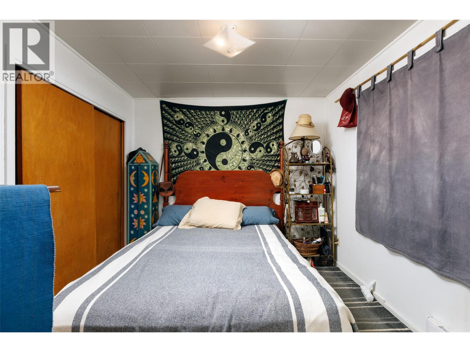 Picture for 858 Cawston  Avenue https://www.cirrealty.ca/reb/bc/0/10364390_12.jpg