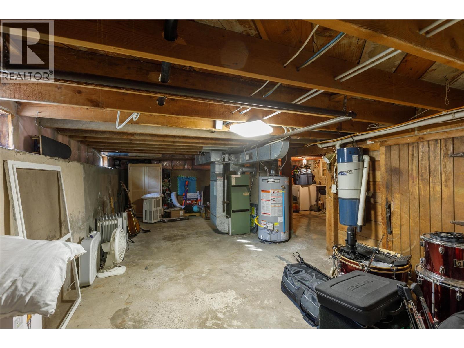 Picture for 858 Cawston  Avenue https://www.cirrealty.ca/reb/bc/0/10364390_14.jpg