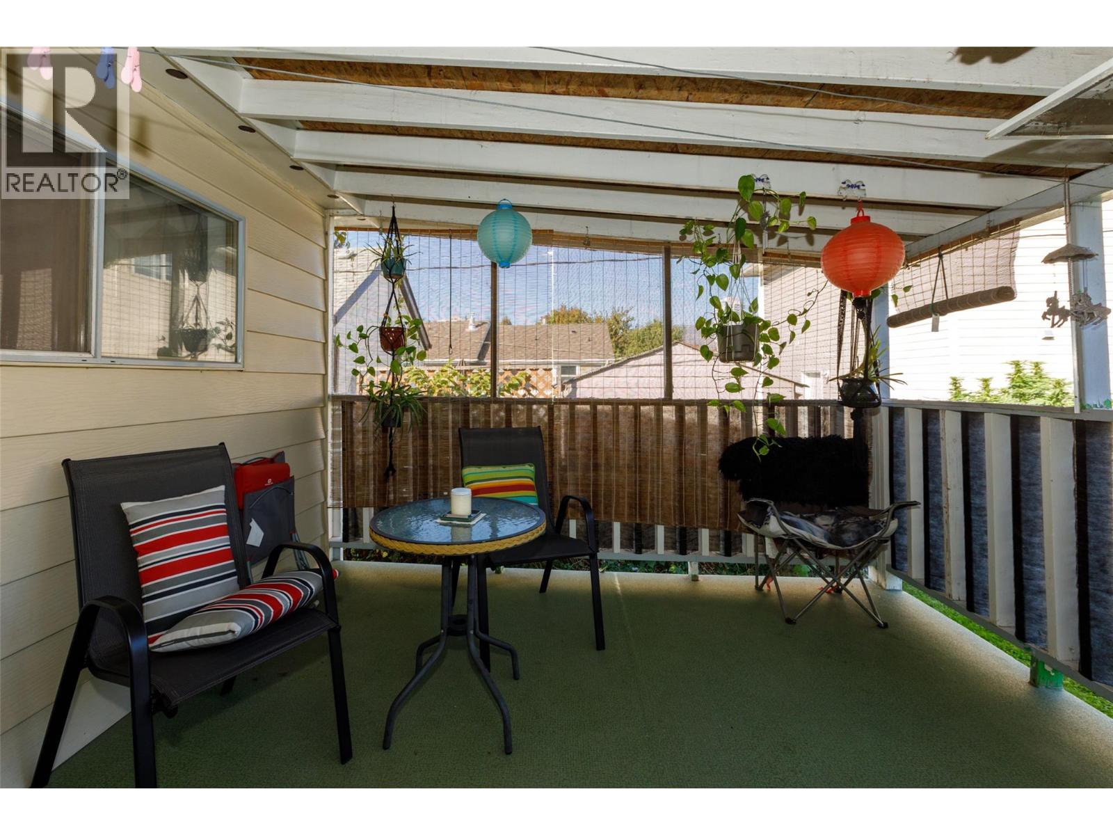 Picture for 858 Cawston  Avenue https://www.cirrealty.ca/reb/bc/0/10364390_17.jpg