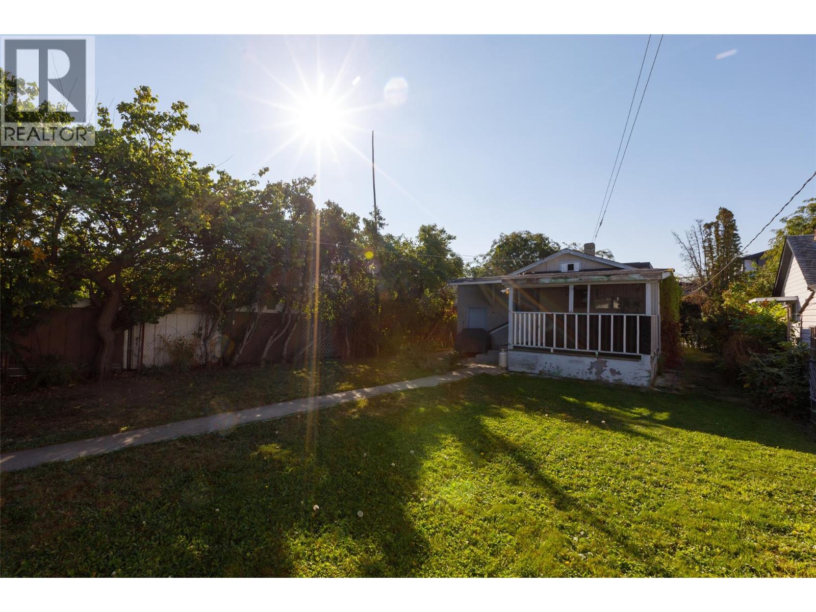 Picture for 858 Cawston  Avenue https://www.cirrealty.ca/reb/bc/0/10364390_22.jpg