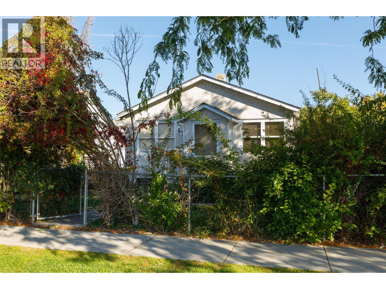 Picture for 858 Cawston  Avenue https://www.cirrealty.ca/reb/bc/0/10364390_27.jpg