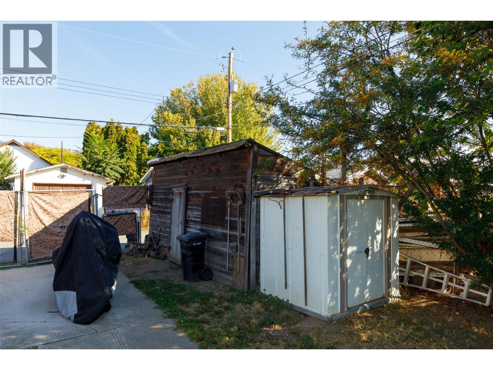 Picture for 858 Cawston  Avenue https://www.cirrealty.ca/reb/bc/0/10364390_29.jpg