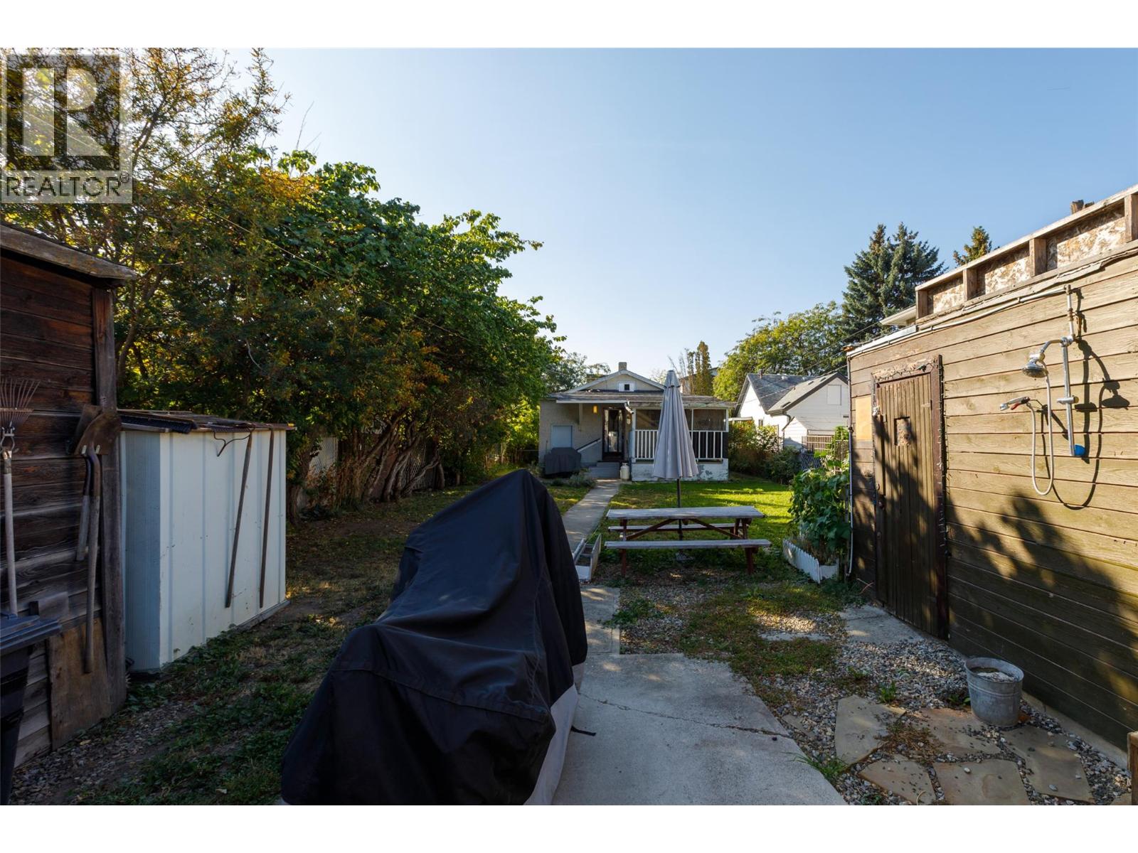 Picture for 858 Cawston  Avenue https://www.cirrealty.ca/reb/bc/0/10364390_30.jpg