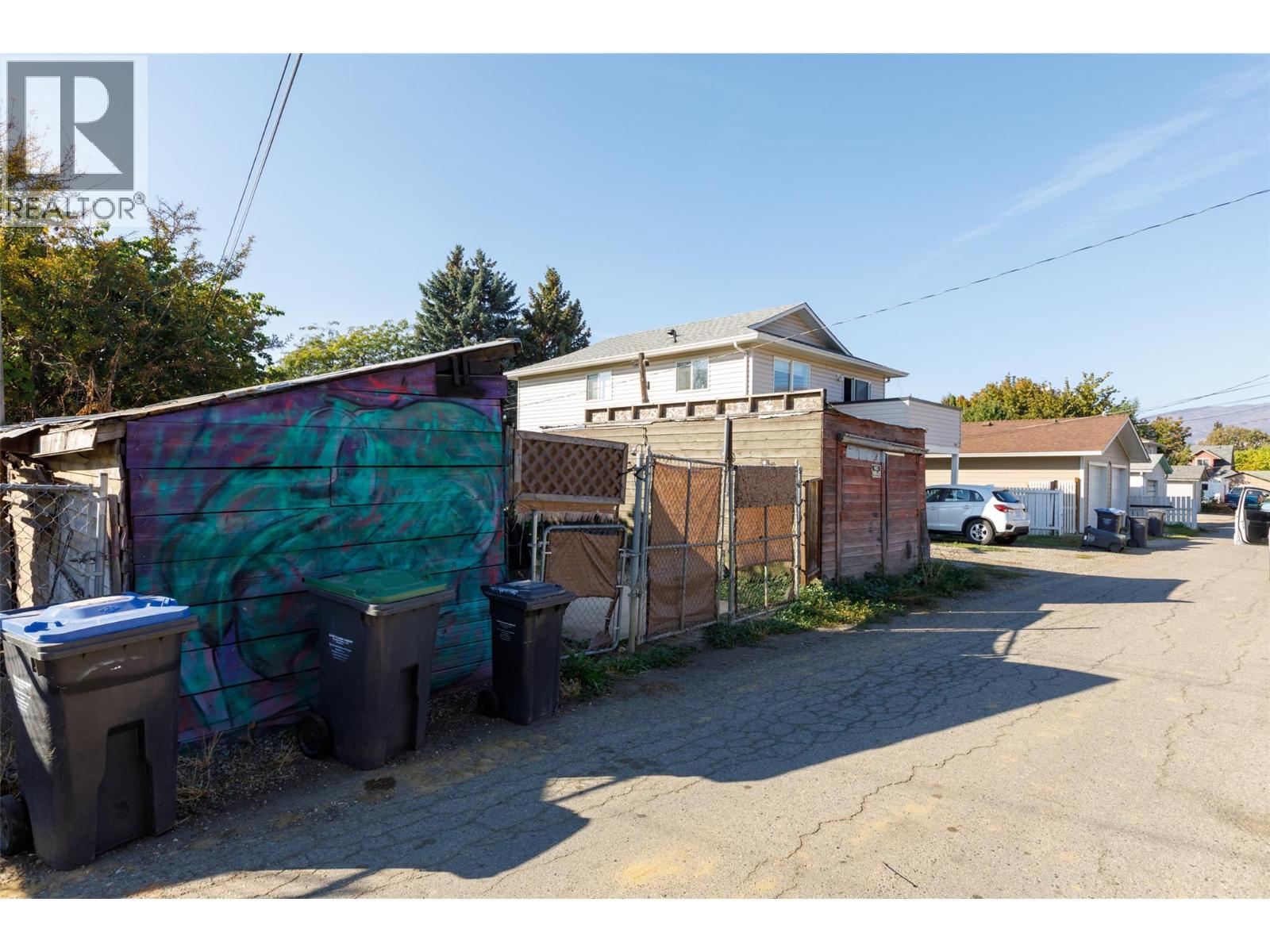 Picture for 858 Cawston  Avenue https://www.cirrealty.ca/reb/bc/0/10364390_32.jpg