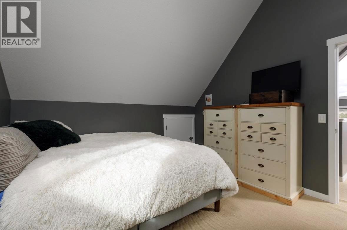 Picture for Unit #310, 6822 Madrid  Way https://www.cirrealty.ca/reb/bc/0/10364800_15.jpg