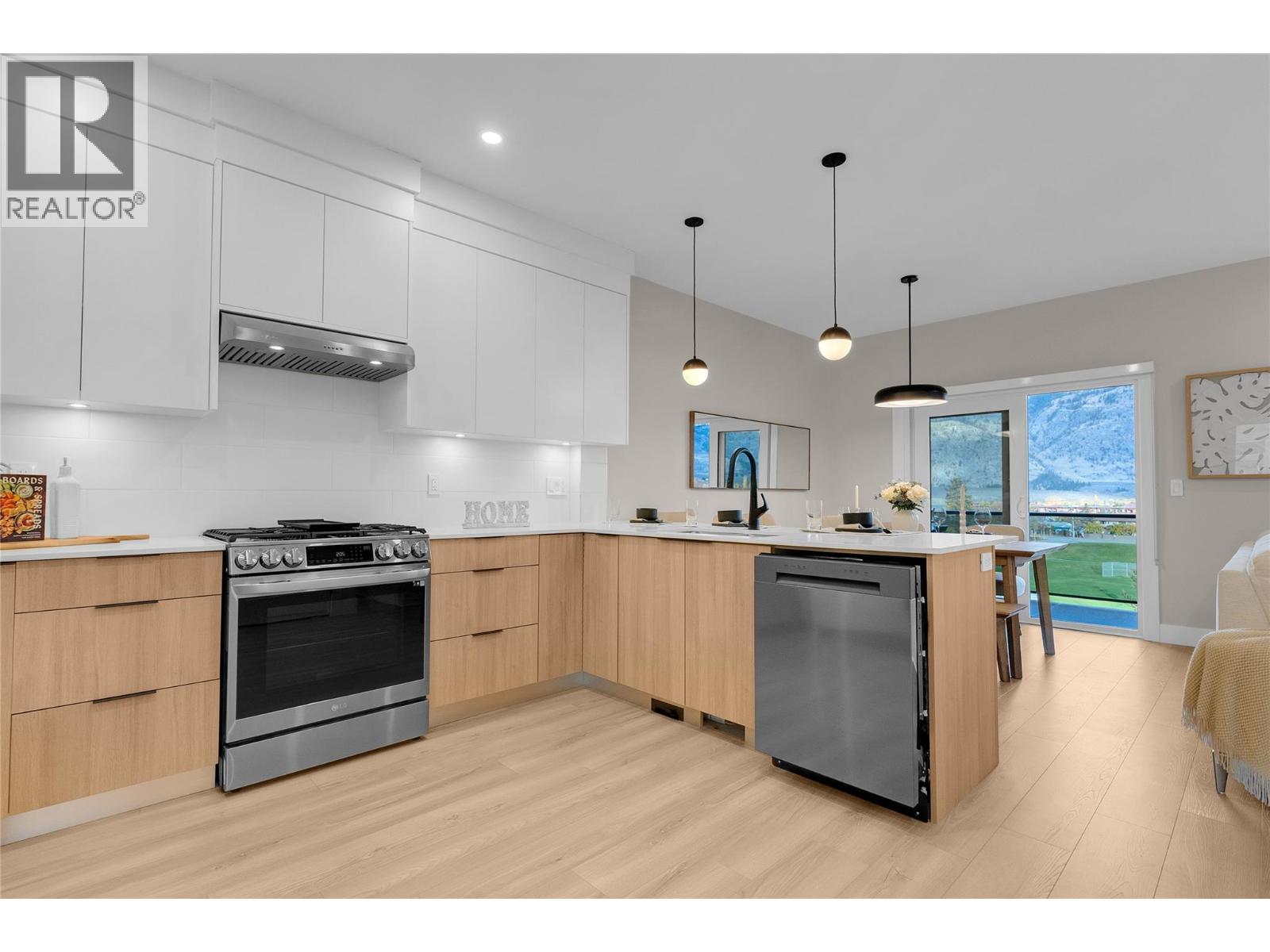 Picture for Unit #102, 6811 Nighthawk  Drive https://www.cirrealty.ca/reb/bc/0/10364920_12.jpg