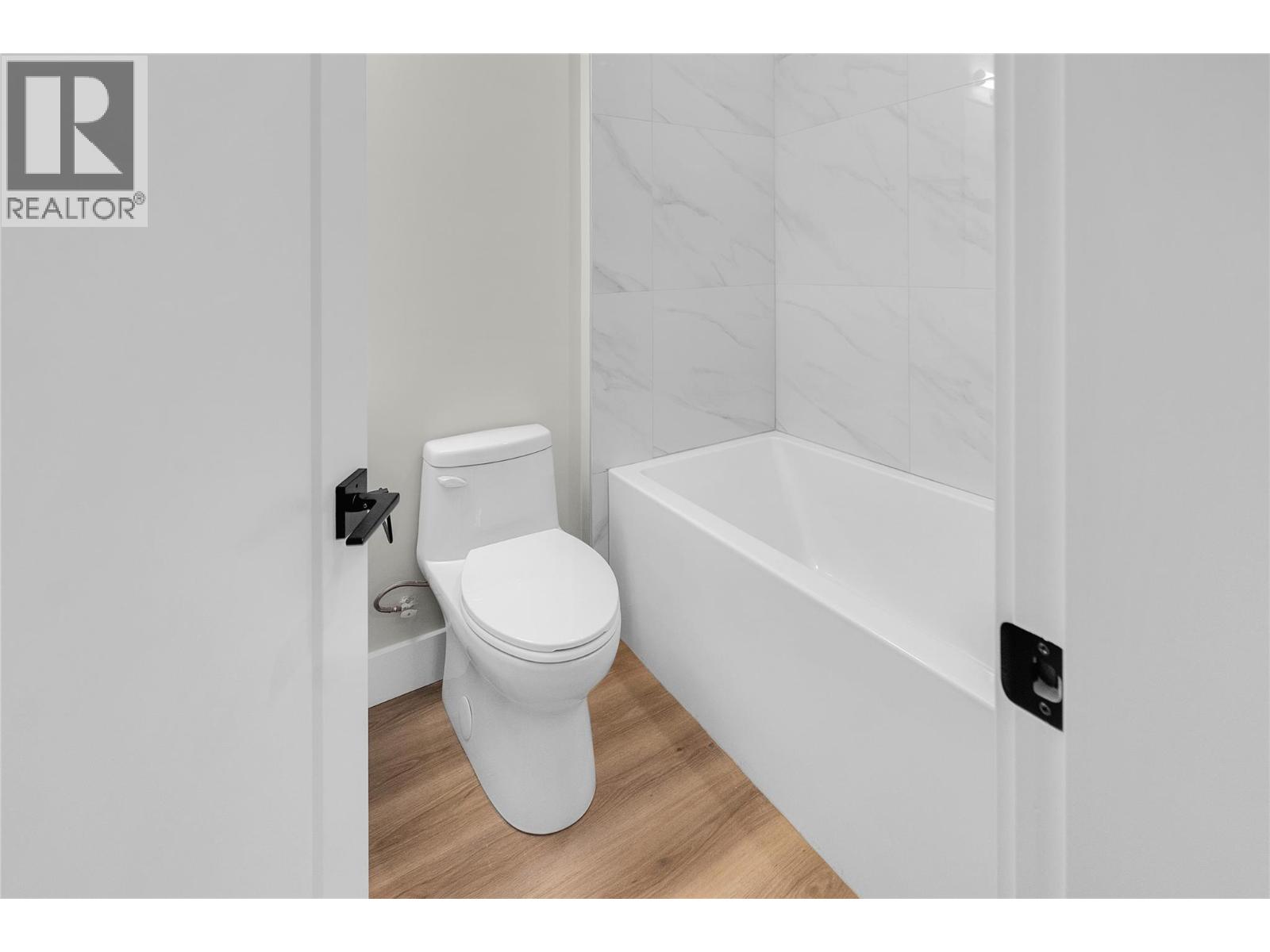 Picture for Unit #102, 6811 Nighthawk  Drive https://www.cirrealty.ca/reb/bc/0/10364920_39.jpg