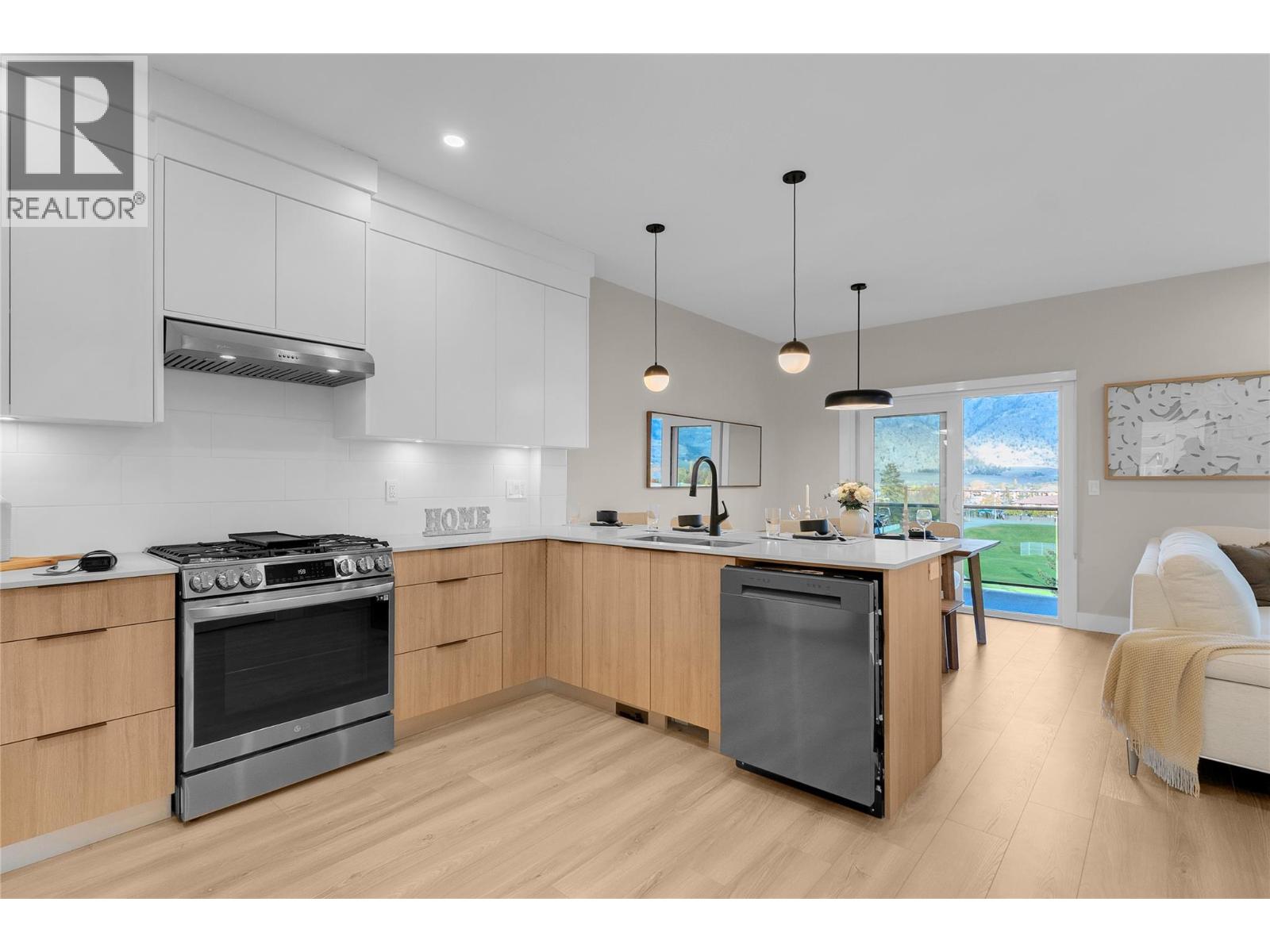 Picture for Unit #102, 6811 Nighthawk  Drive https://www.cirrealty.ca/reb/bc/0/10364920_7.jpg