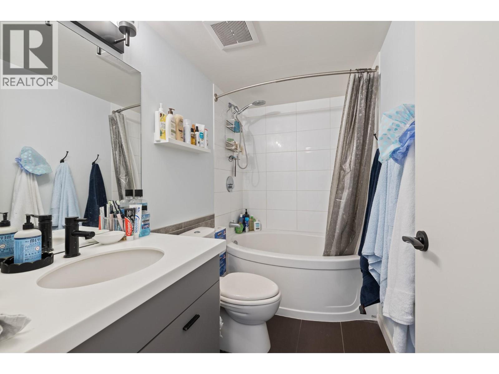 Picture for Unit #406, 1550 Dickson  Avenue https://www.cirrealty.ca/reb/bc/0/10364980_13.jpg