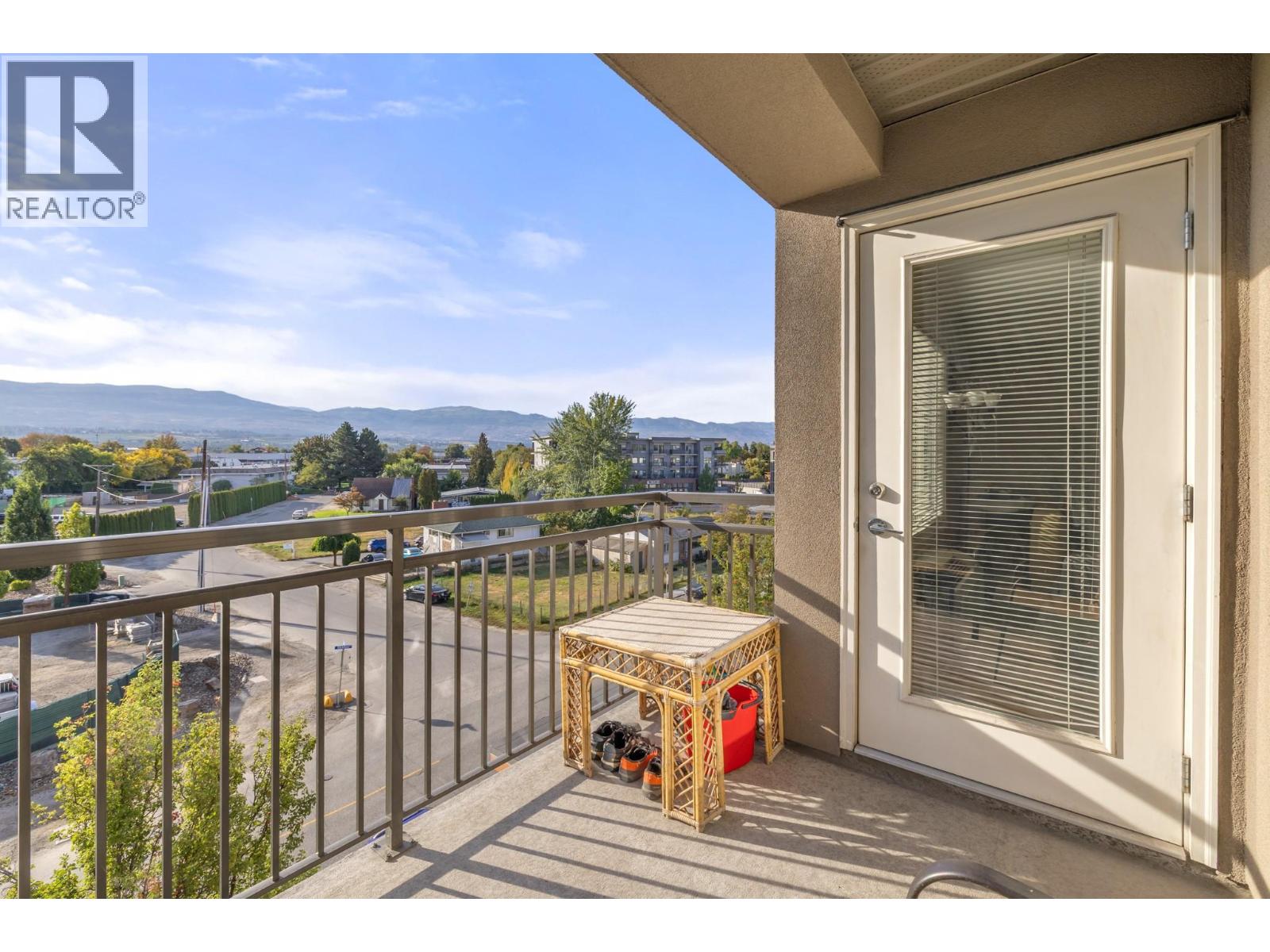 Picture for Unit #406, 1550 Dickson  Avenue https://www.cirrealty.ca/reb/bc/0/10364980_16.jpg