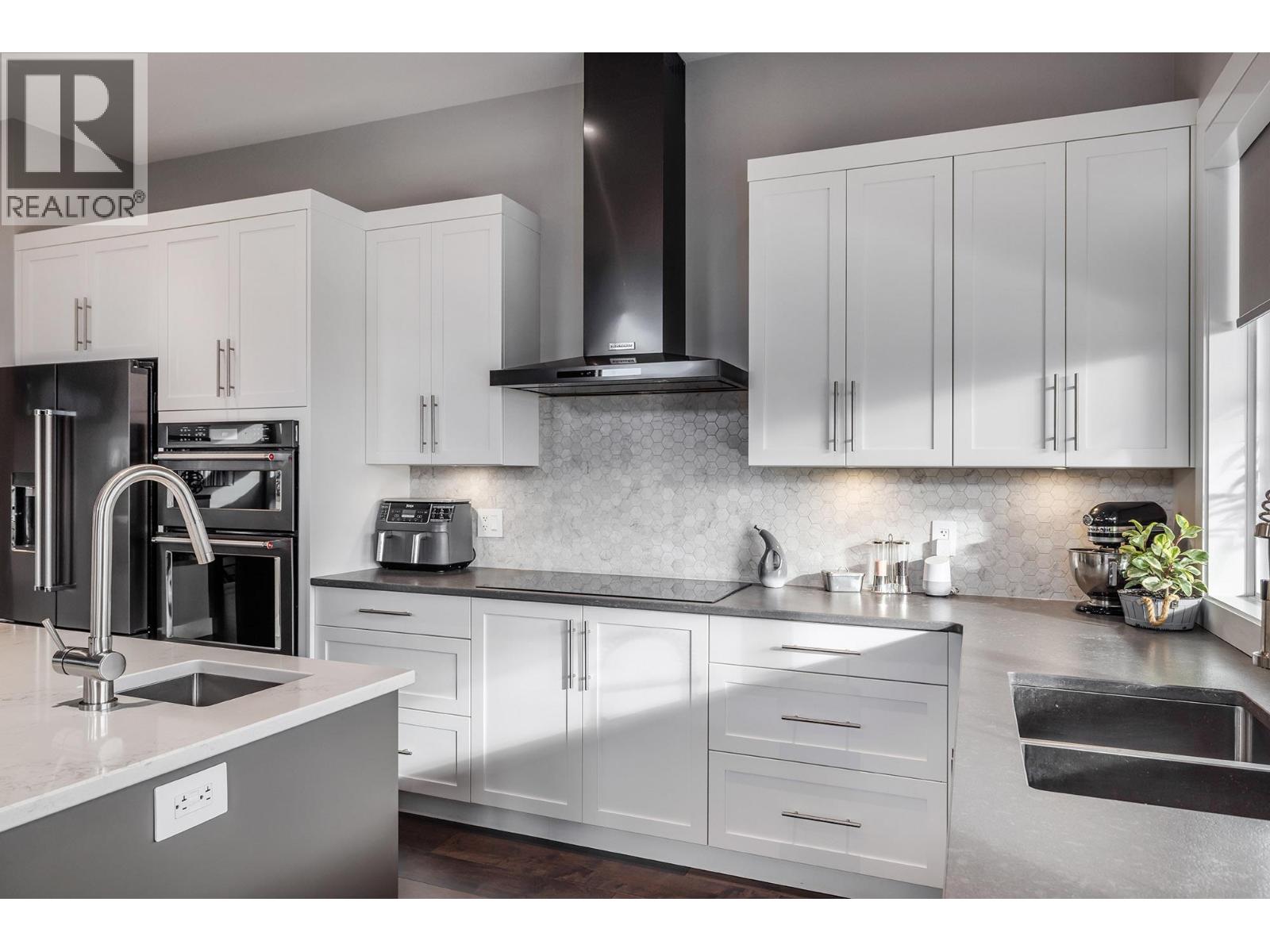 Picture for 2501 Tallus Heights  Drive https://www.cirrealty.ca/reb/bc/0/10365190_11.jpg