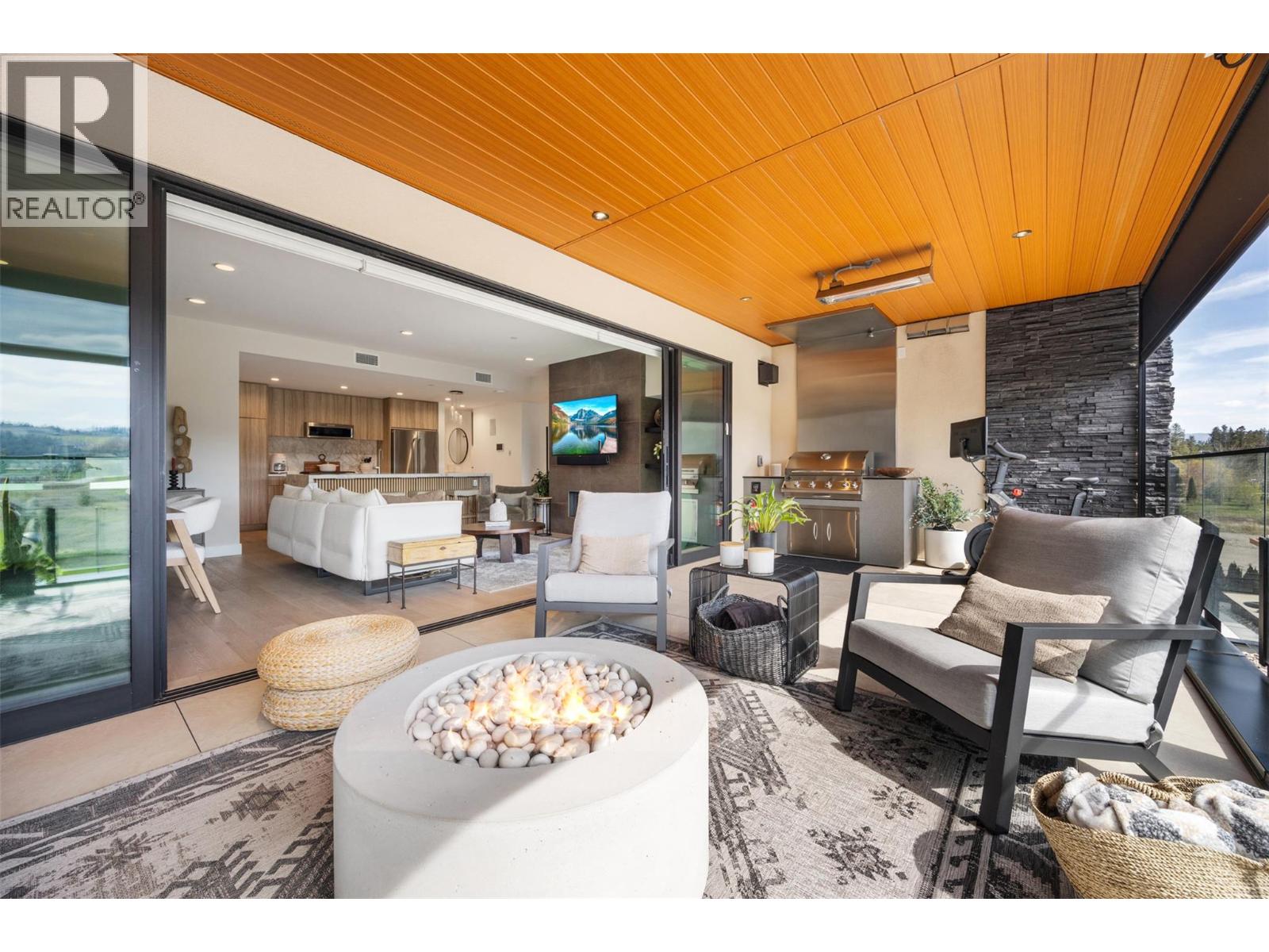 Picture for Unit #3308, 3000 Ariva  Drive https://www.cirrealty.ca/reb/bc/0/10365260_13.jpg