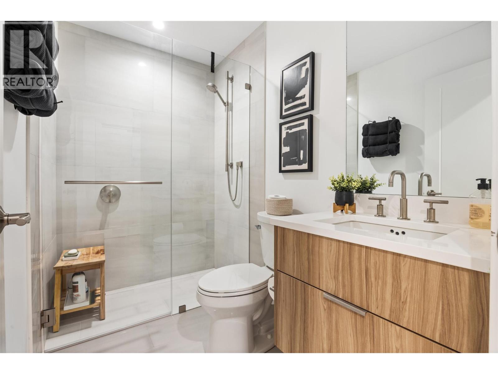 Picture for Unit #3308, 3000 Ariva  Drive https://www.cirrealty.ca/reb/bc/0/10365260_24.jpg