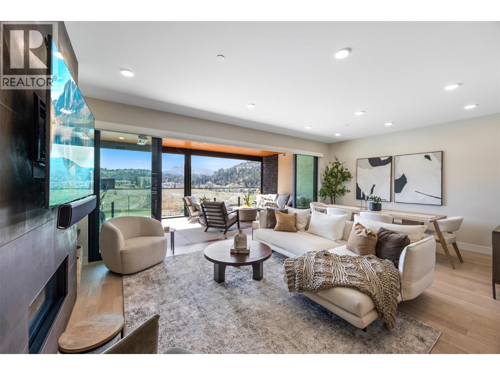 Picture for Unit #3308, 3000 Ariva  Drive https://www.cirrealty.ca/reb/bc/0/10365260_9.jpg