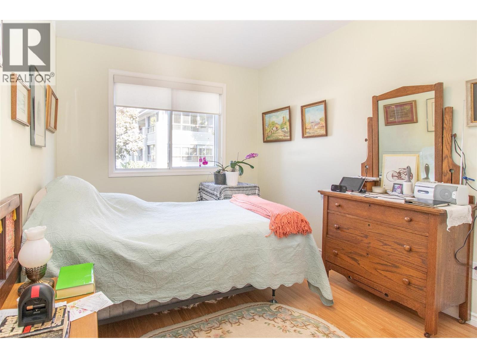 Picture for Unit #103, 920 Glenwood  Avenue https://www.cirrealty.ca/reb/bc/0/10365400_12.jpg