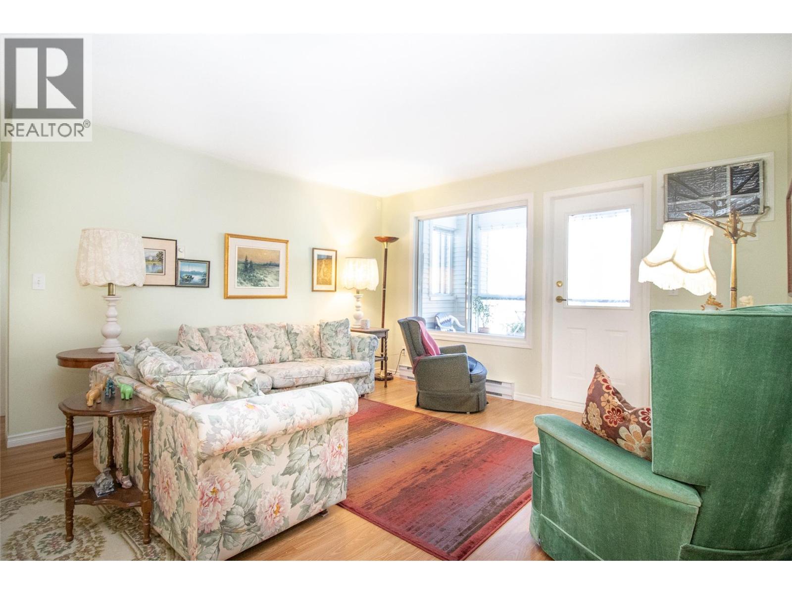 Picture for Unit #103, 920 Glenwood  Avenue https://www.cirrealty.ca/reb/bc/0/10365400_8.jpg