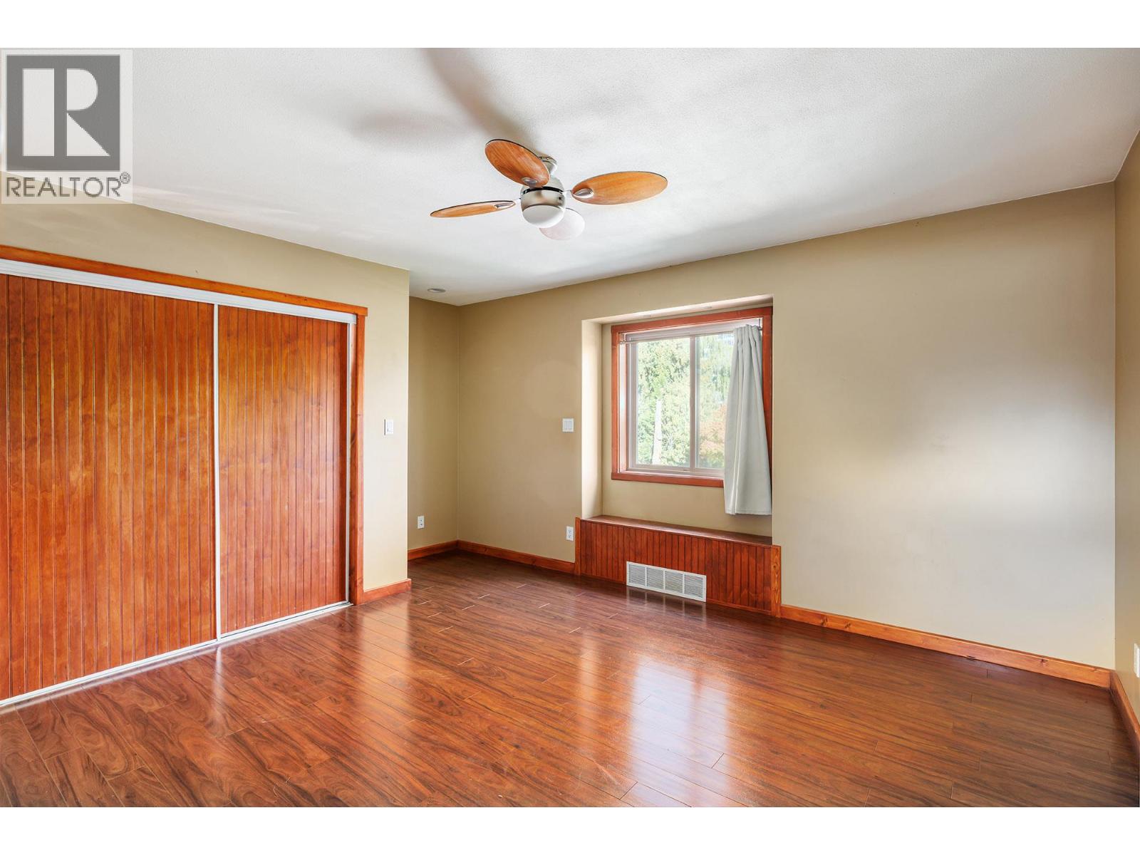 Picture for 582 Radant  Road