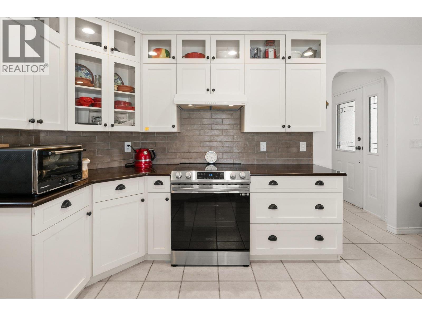 Picture for 3889 Gallaghers  Grange https://www.cirrealty.ca/reb/bc/0/10365510_10.jpg