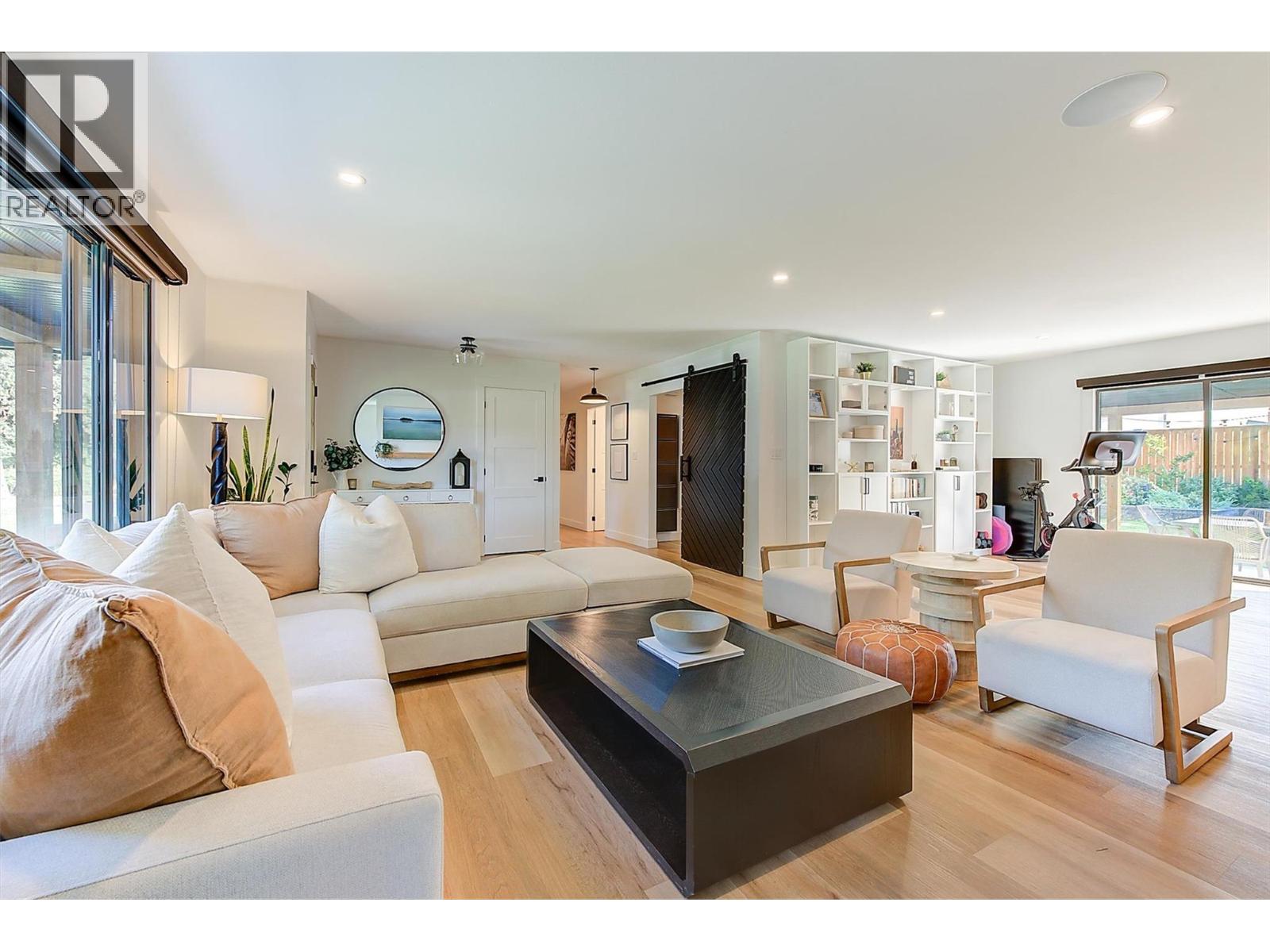 Picture for 3361 Hall  Road https://www.cirrealty.ca/reb/bc/0/10365620_21.jpg