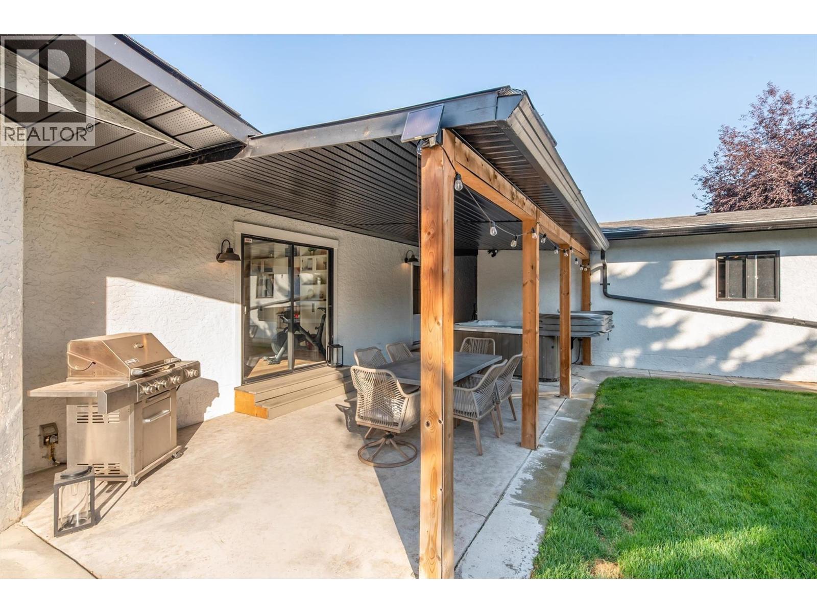 Picture for 3361 Hall  Road https://www.cirrealty.ca/reb/bc/0/10365620_40.jpg