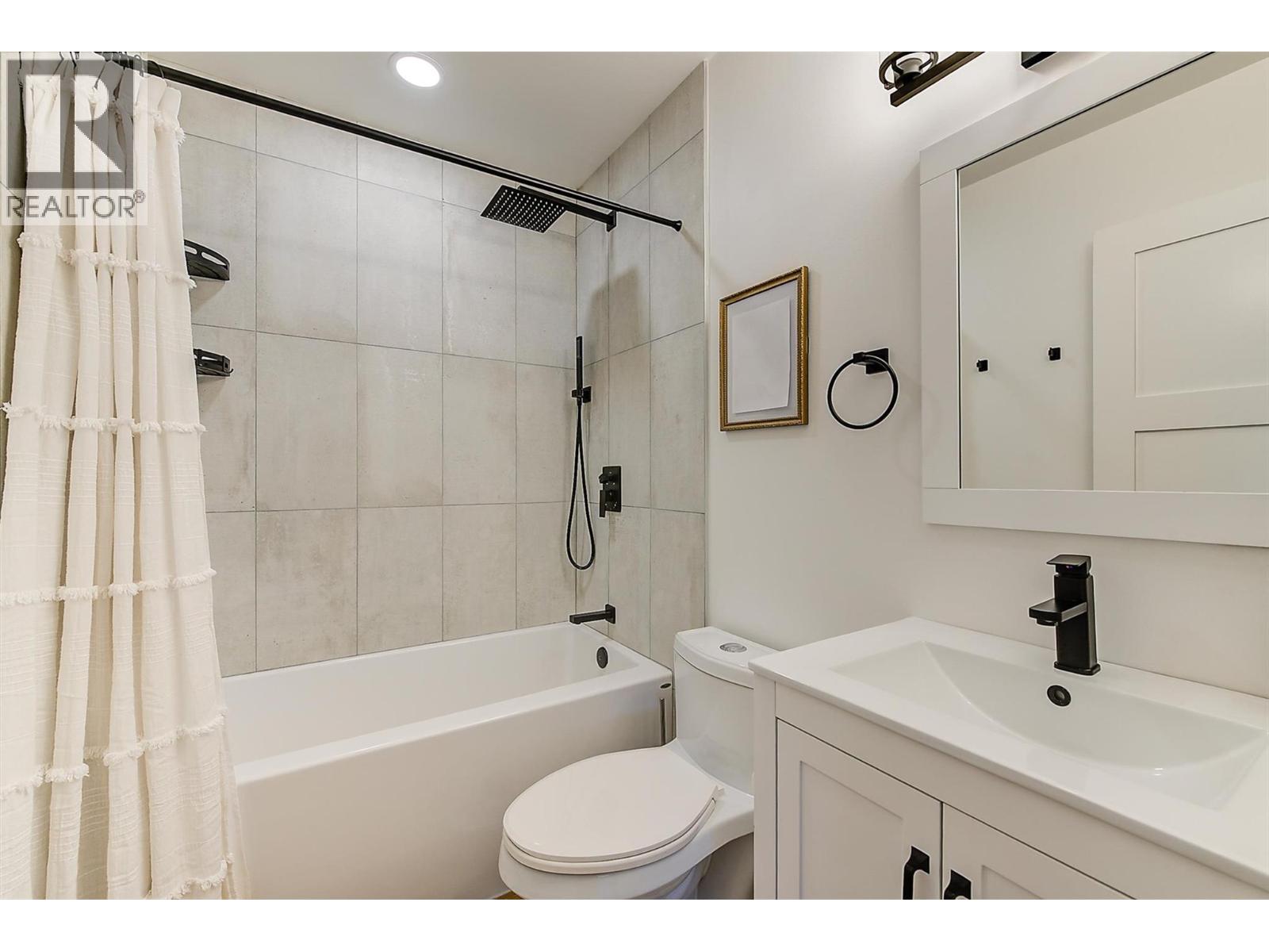 Picture for 3361 Hall  Road https://www.cirrealty.ca/reb/bc/0/10365620_56.jpg