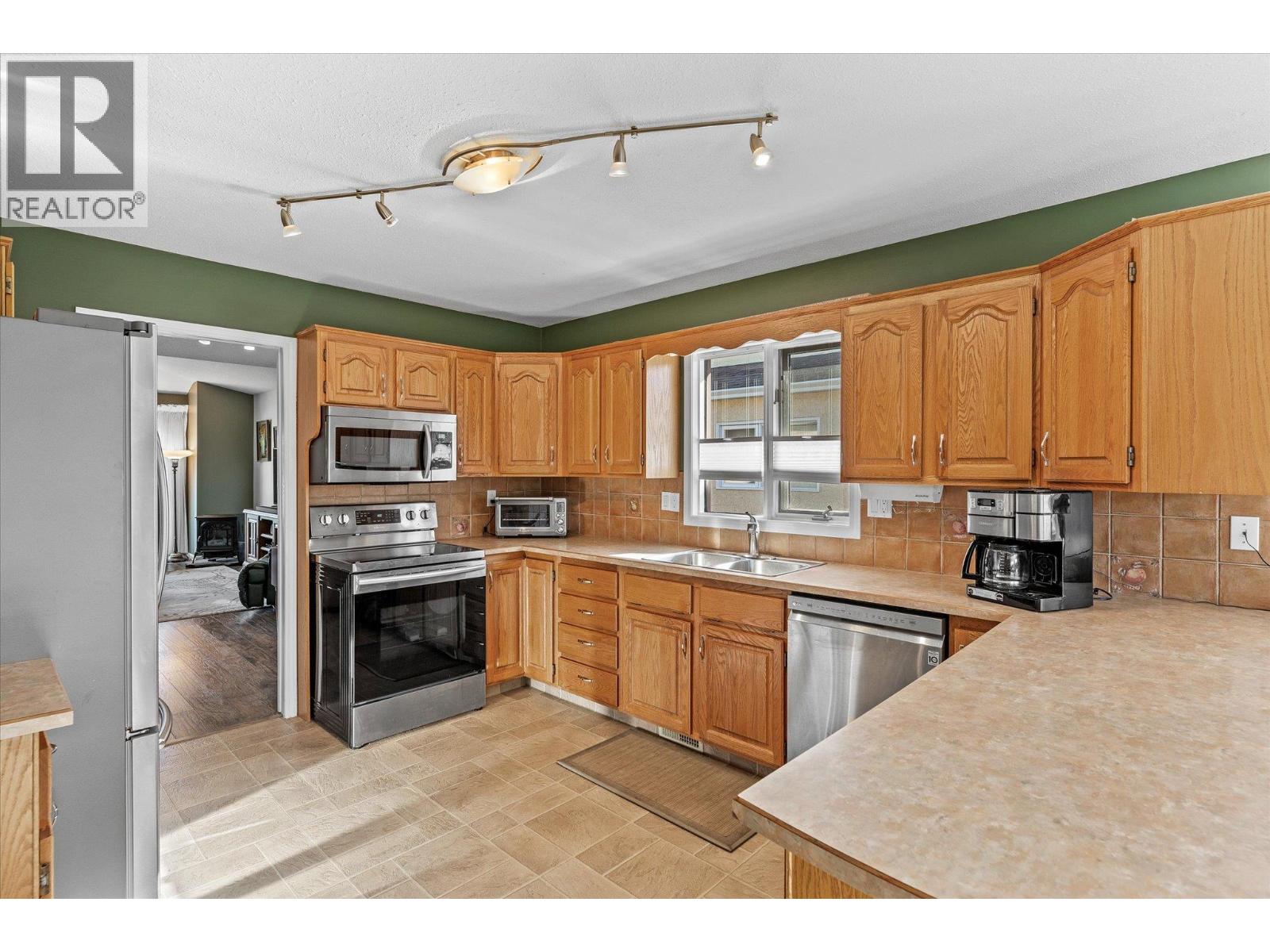 Picture for 2166 Kaslo  Court https://www.cirrealty.ca/reb/bc/0/10365790_10.jpg