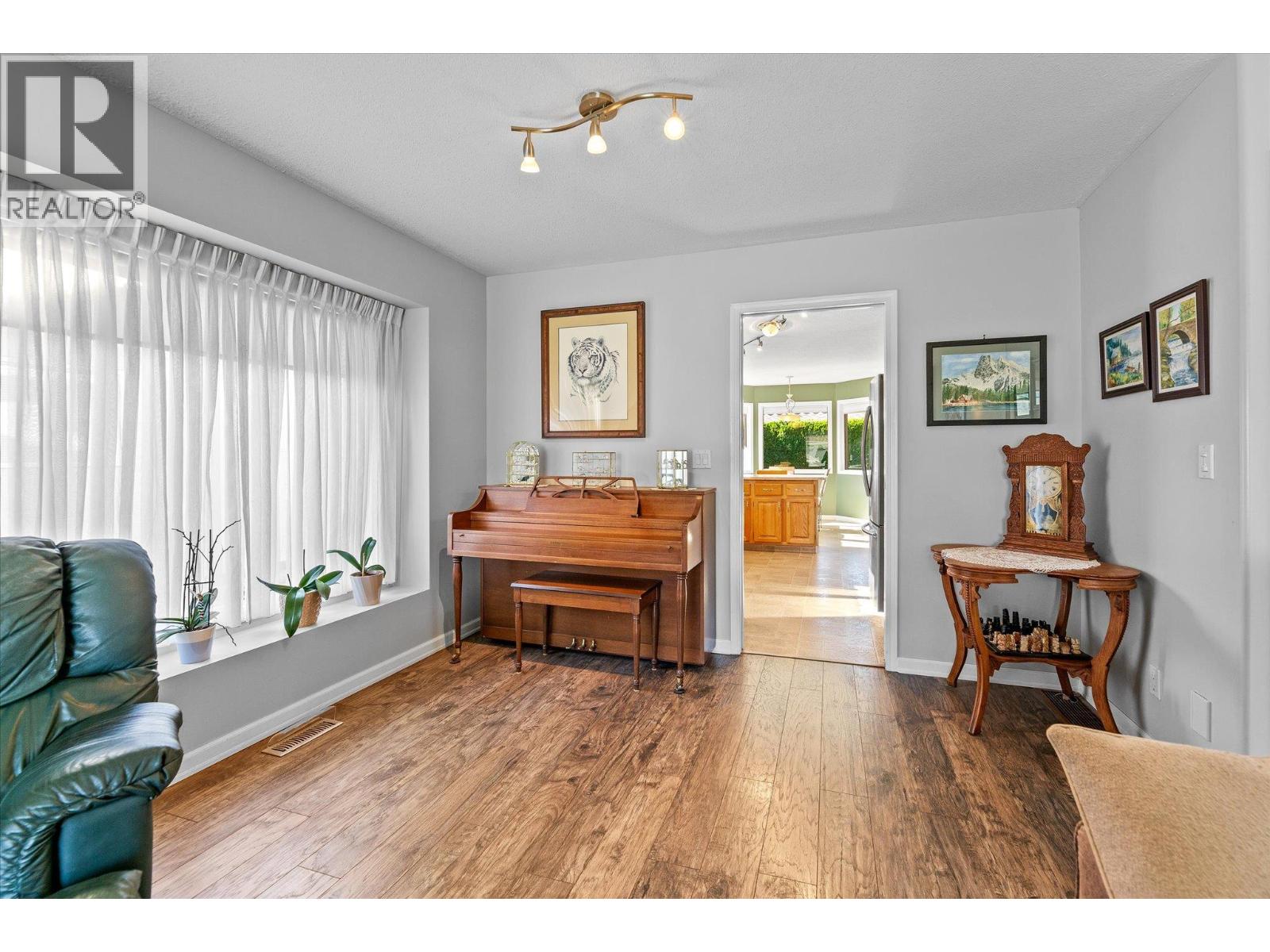 Picture for 2166 Kaslo  Court https://www.cirrealty.ca/reb/bc/0/10365790_8.jpg